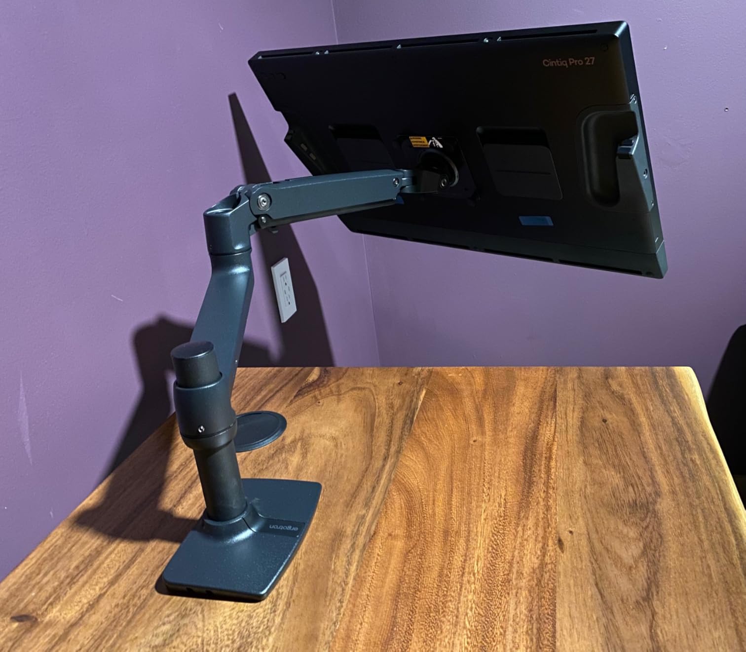 Ergotron - LX Monitor Arm, Single Monitor Desk Mount - fits Flat Curved Ultrawide Computer Monitors up to 34 Inches, 7 to 25 lbs, VESA 75x75mm or 100x100mm - Matte Black customer photo 2