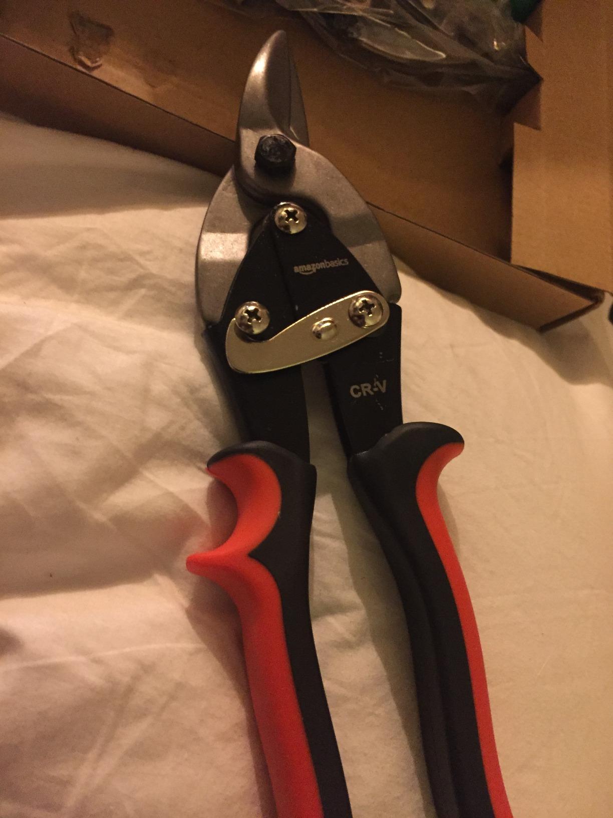 Amazon Basics 3-Piece Aviation Snip Set for Metal Cutting with Comfort Grips, Left, Right and Straight Cut customer photo 1
