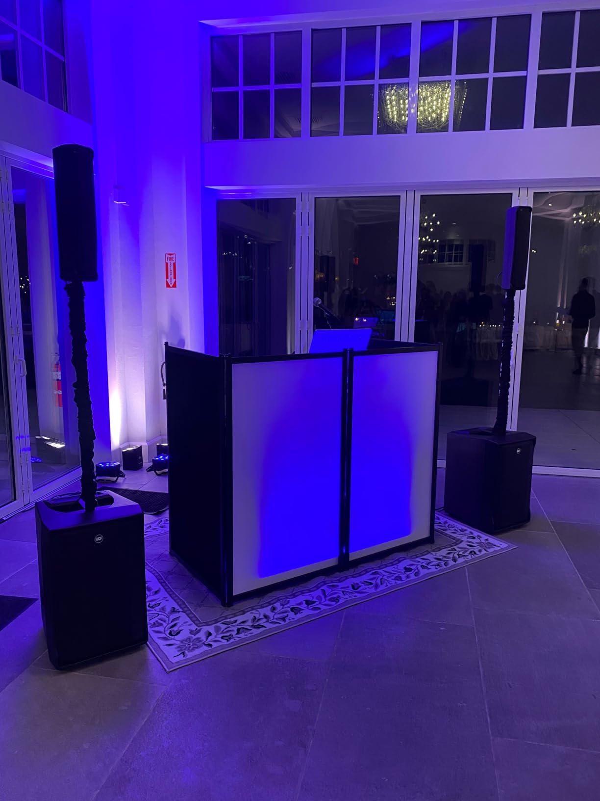 Rockville RFAAC 112 x 48 DJ Event Facade, Black Lightweight Aluminum Frame | 4 Foldable Panels, 360 Degree Rotation, Includes Bag and Scrims, Booth, Non-Slip Feet, 7 LBS, Expandable, Fire Retardant customer photo 1