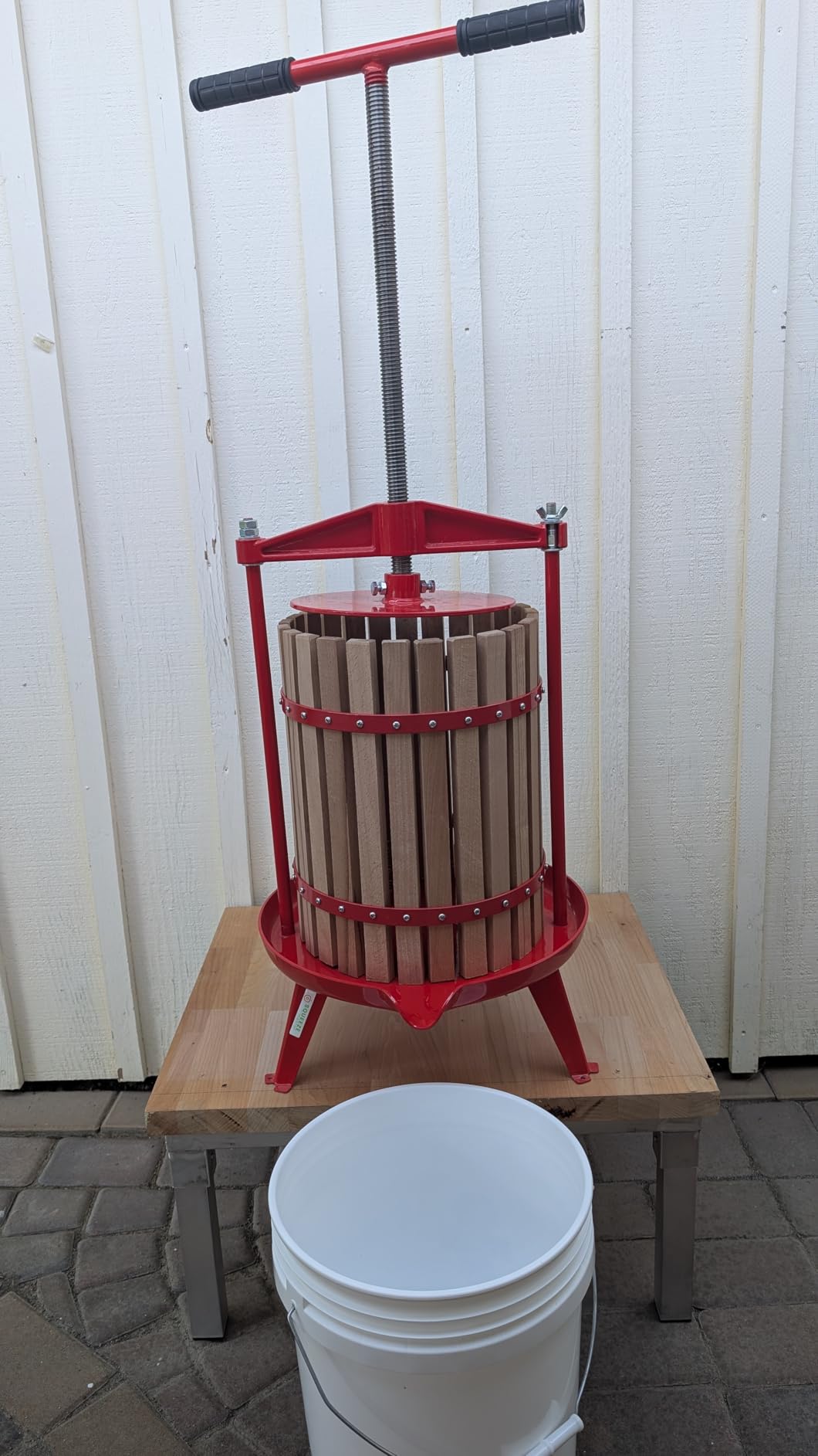 SQUEEZE master Fruit Wine Cider Press - Solid Wood Basket- 4.75 Gallon/18L-T Handle Bar-More Stable-Vintage traditional juicer, Apple Grape Fruit press for Juice Maker-1 free filter bag included(Red) customer photo 1