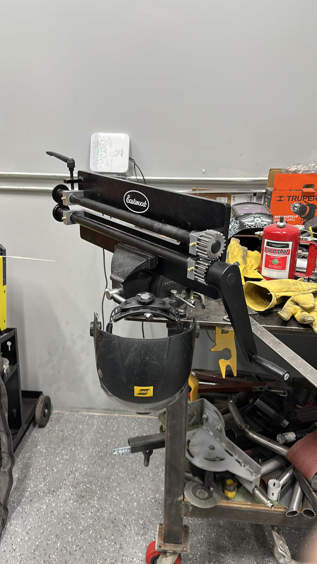 Eastwood Metal Fabrication Bead Roller with Dies, 19 Inch Throat, 18 Gauge customer photo 1