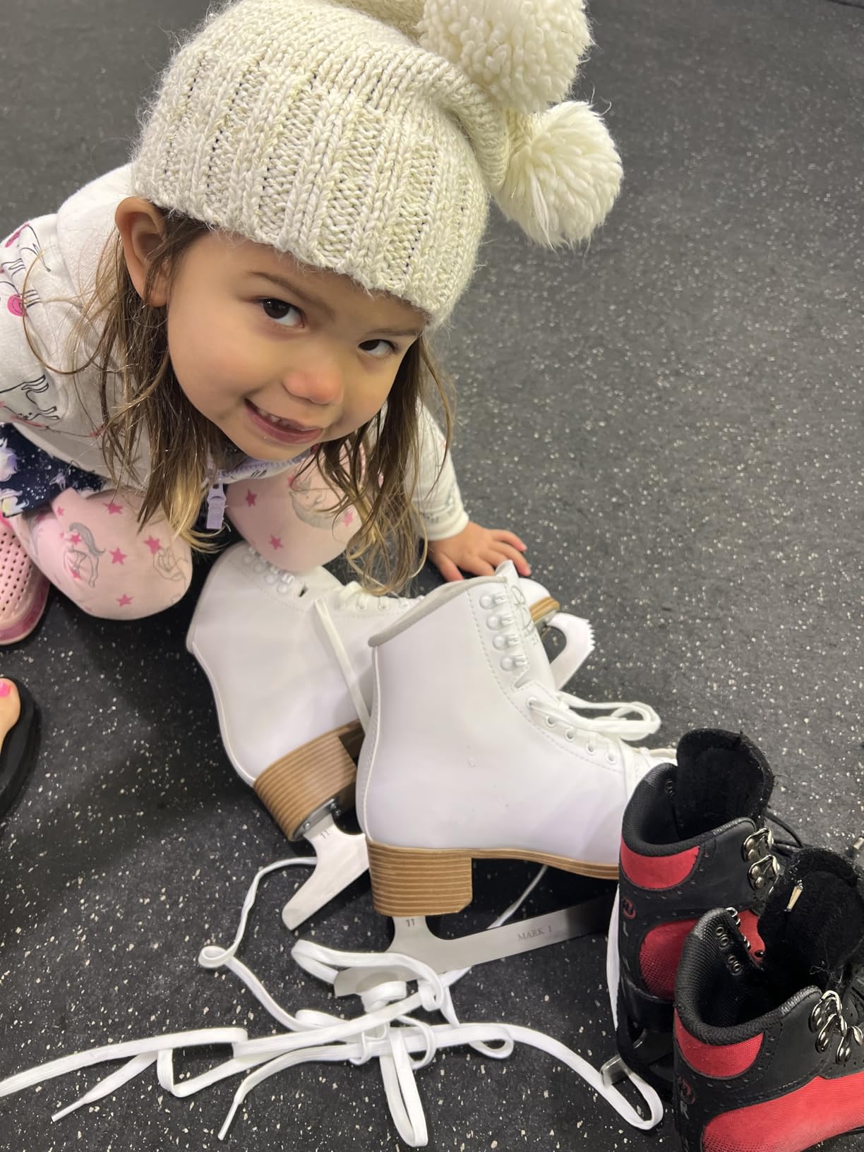 Jackson Classic 200 Womens/Girls Figure Ice Skates | Comfortable Figure Skates for Ice Skating & Recreational Figure Skating, Ice Skates for Kids/Toddler Ice Skates-Medium Width customer photo 2
