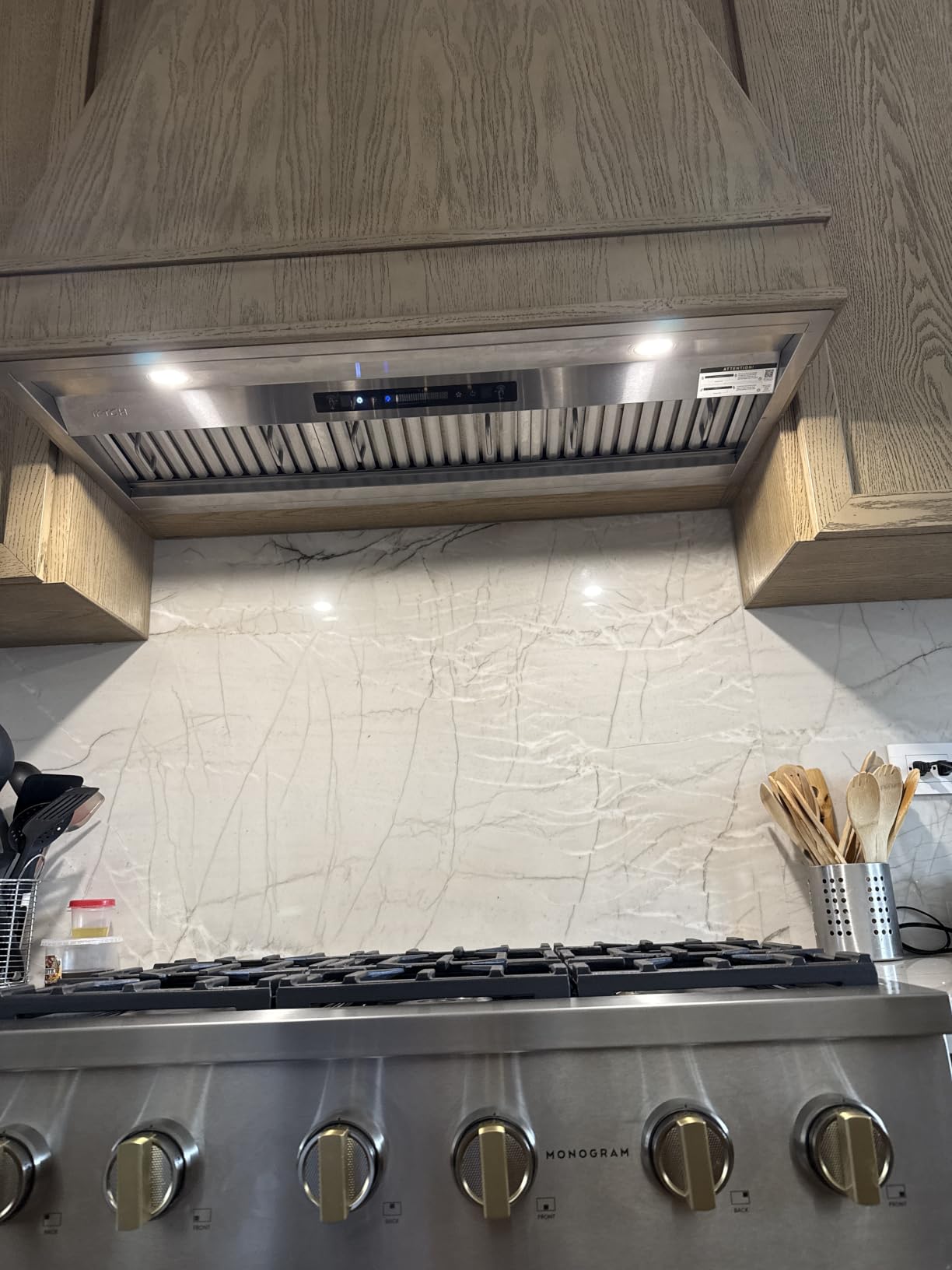 IKTCH 36 inch Built-in/Insert Range Hood 900 CFM, Ducted/Ductless Convertible Duct, Stainless Steel Kitchen Vent Hood with 2 Pcs Adjustable Lights and 3 Pcs Baffle Filters with Handlebar(IKB02-36'') customer photo 1