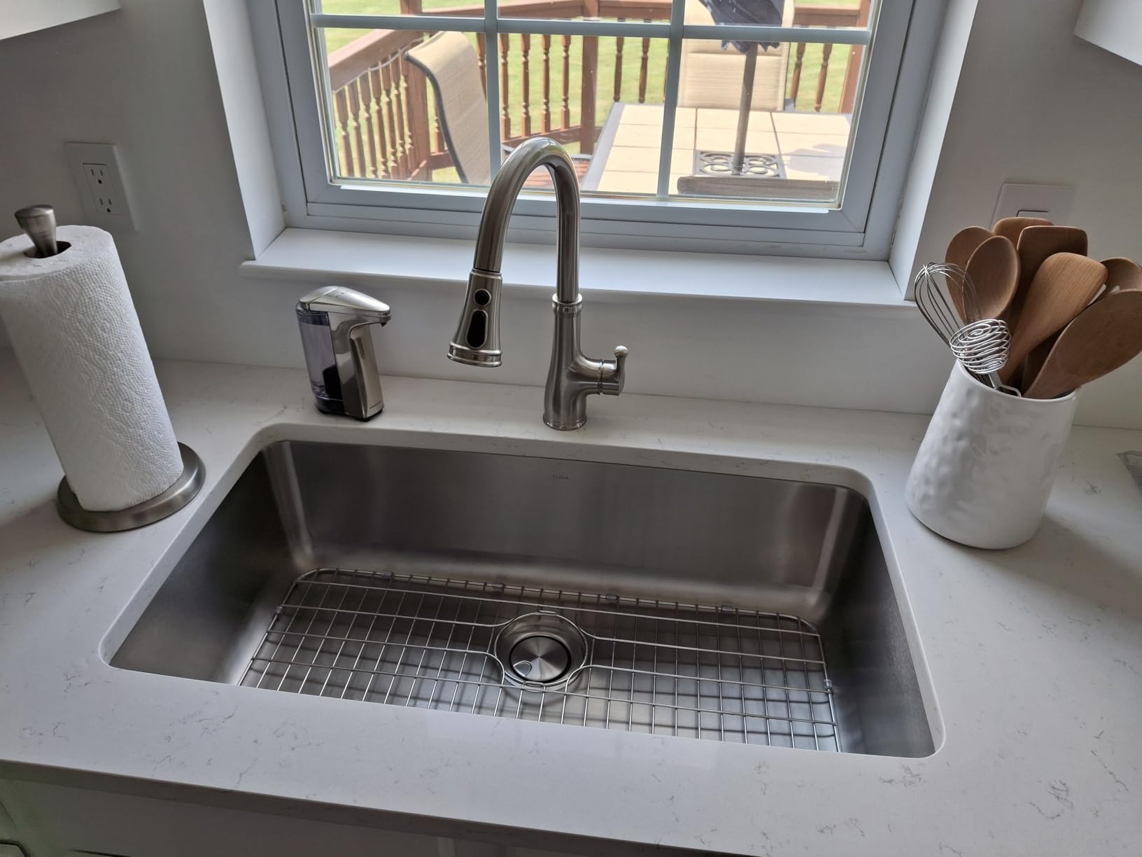 KRAUS Stainless Steel 33 in 16 Gauge Undermount Sink KA1US33B | 16-gauge TRU16 steel, radiant pearl finish masks scratches, rounded corners, NoiseDefend foil-layer soundproofing customer photo 1
