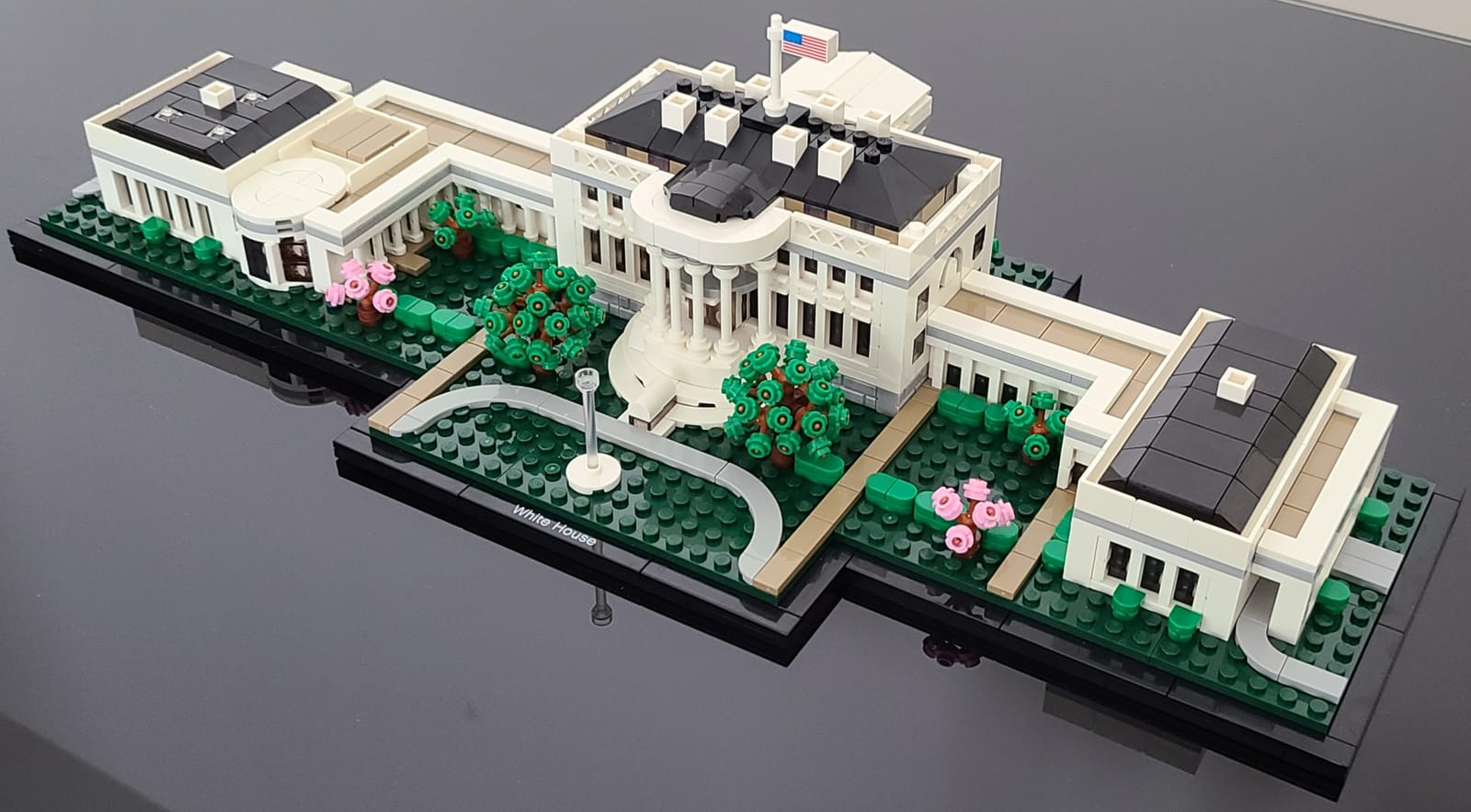 Architecture Collection: The White House 21054 - Model Building Kit, Creative Set for Adults and Teens, Energizing DIY Project, Iconic Presidential Office, Great Collectible Gift for Father's Day customer photo 1