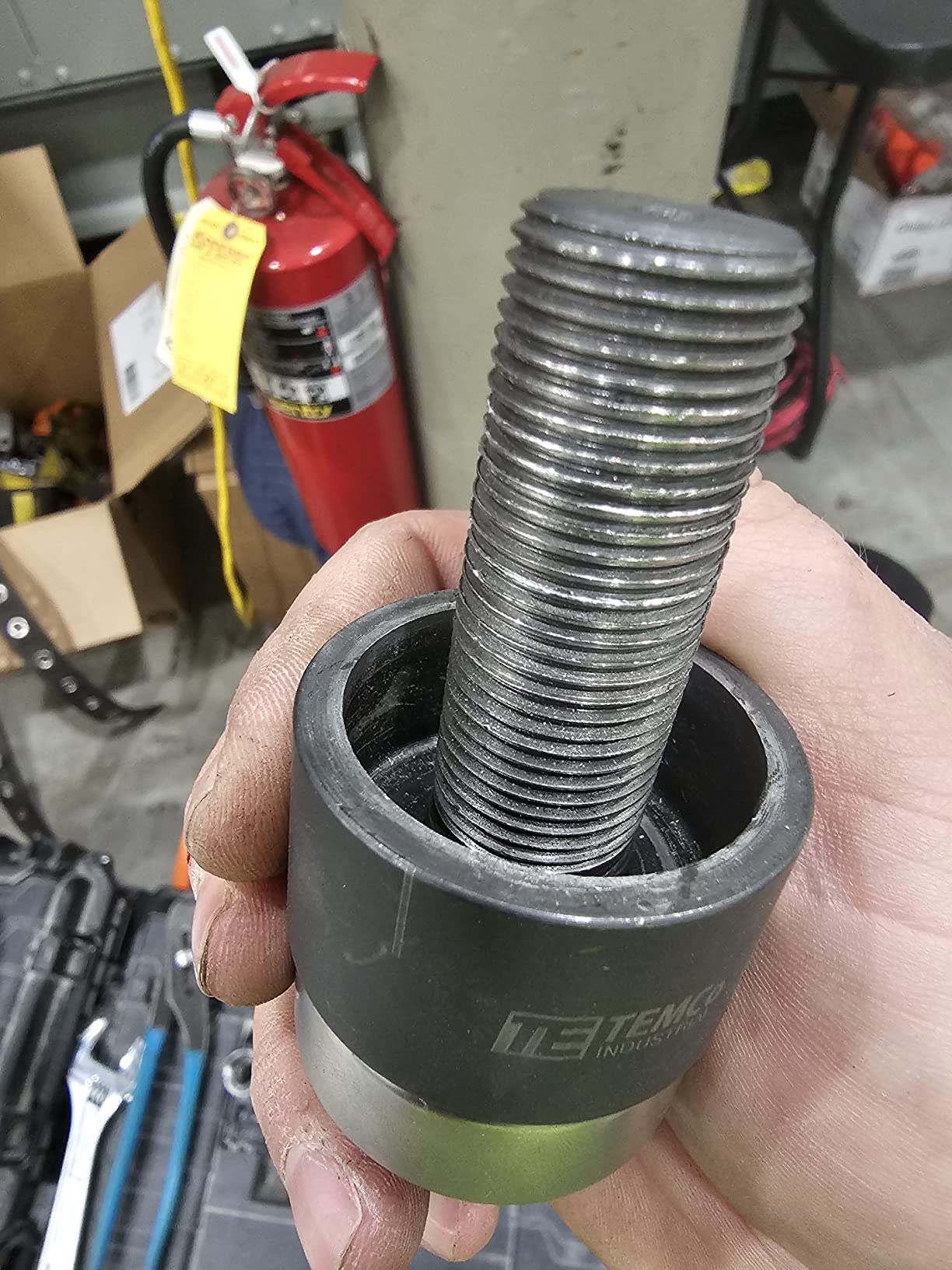 TEMCo TH0397 - Manual Knockout Punch Driver Kit for ½ inch to 1-1/4 inch Electrical Conduit Hole Sizes customer photo 2