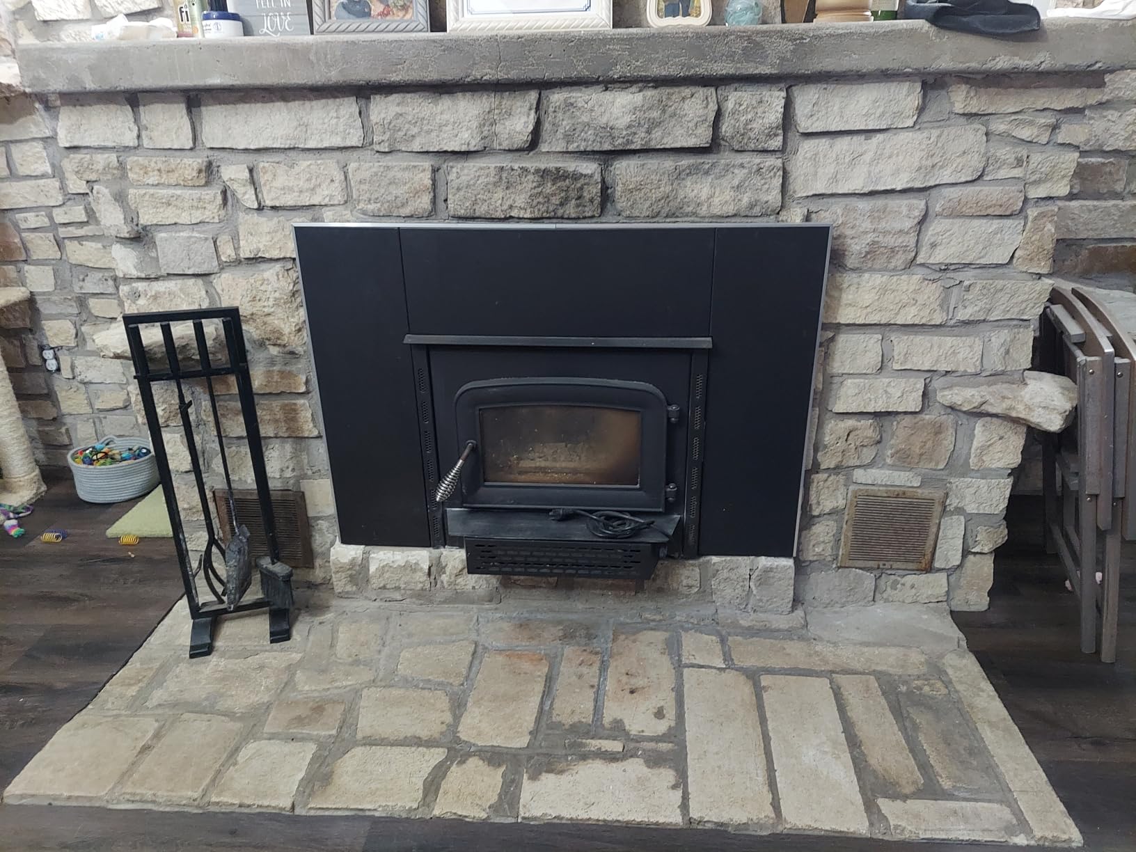 Ashley Hearth AW1820E 1,200 Sq. Ft. Wood Stove Insert, Black customer photo 1