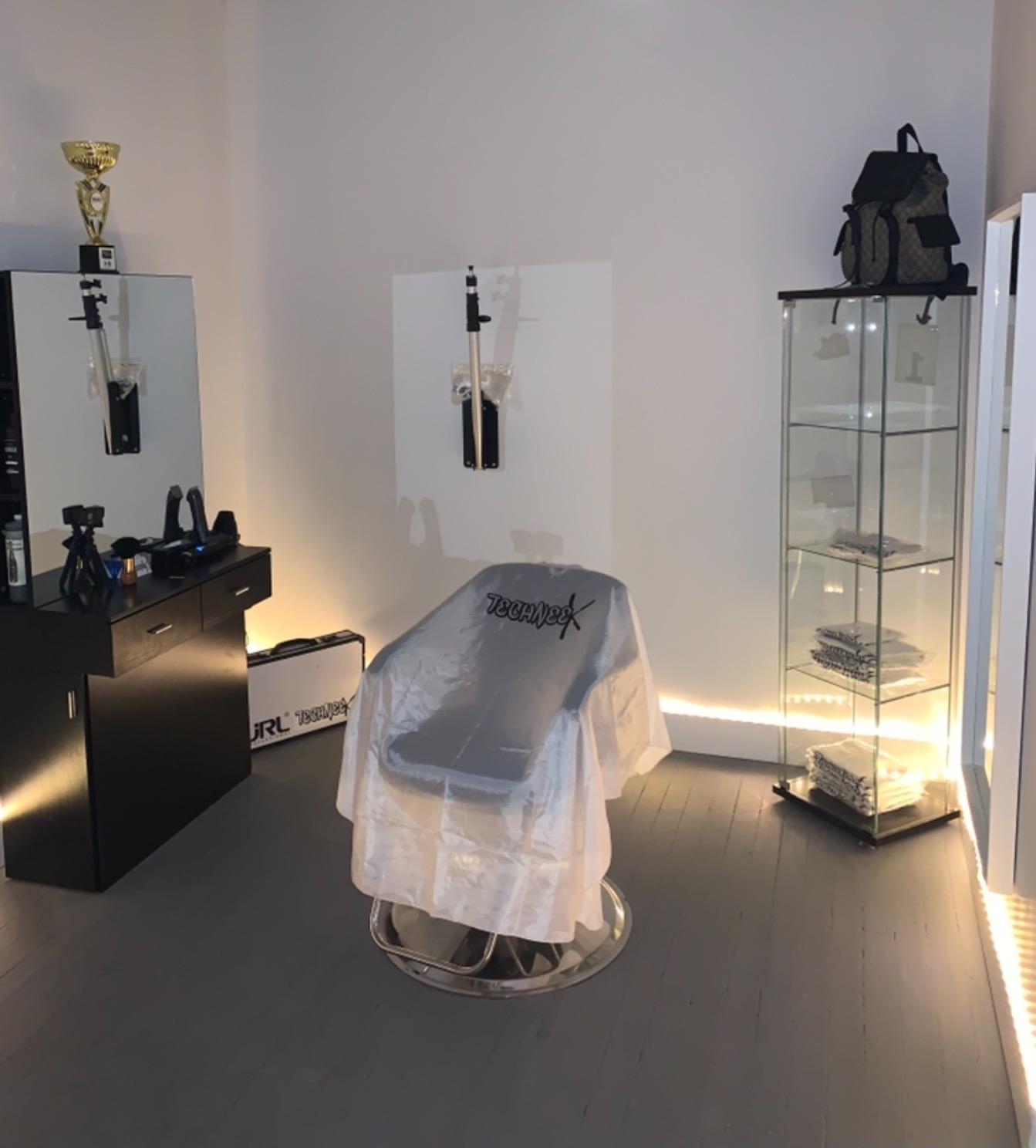 Artist hand Wall Mounted Salon Station with Mirror for Barber, Beauty & Spa | Space Saving Wall Mounted Styling Station With Mirror customer photo 2