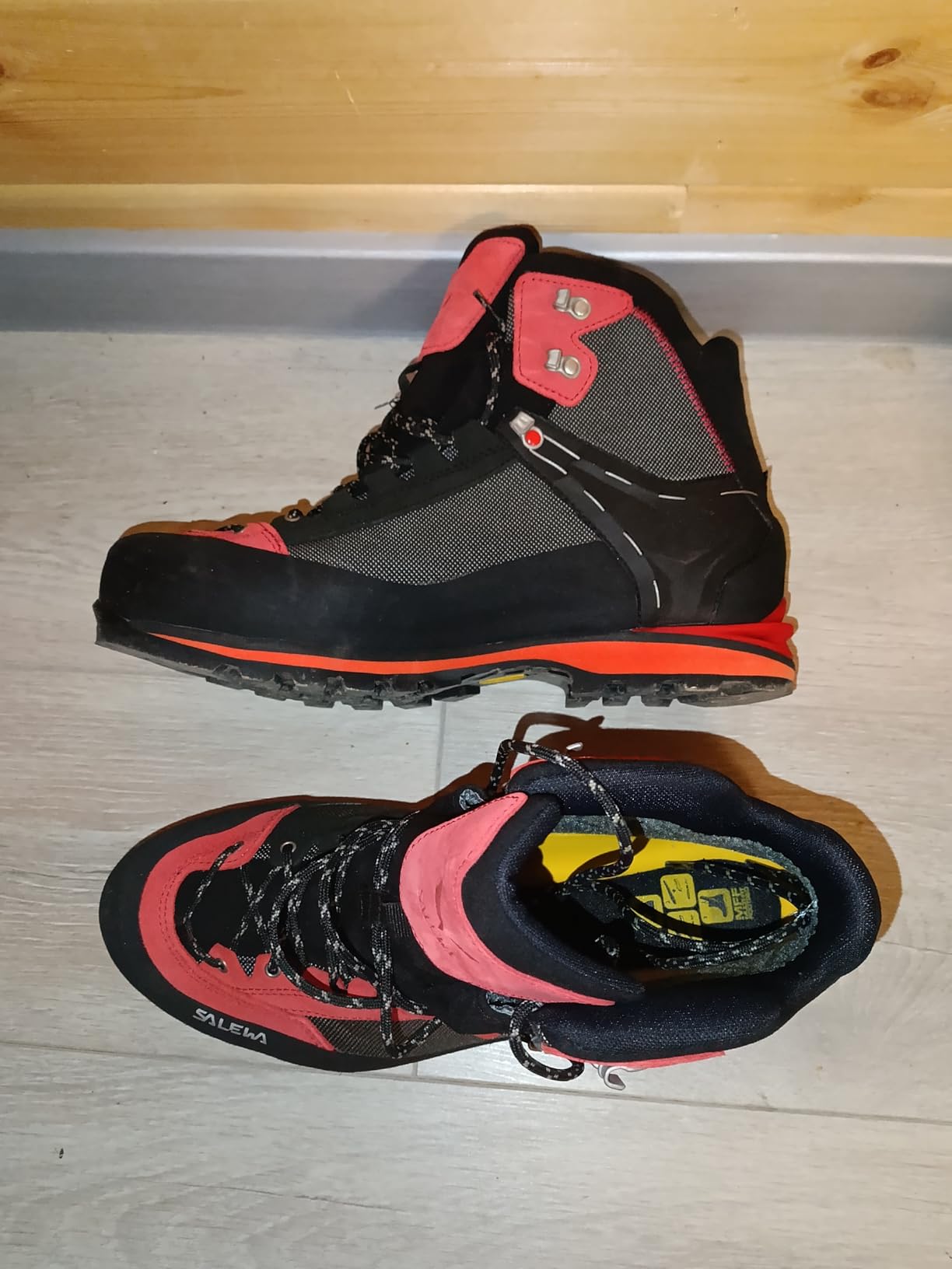 Salewa Men's Crow GTX Waterproof Gore-Tex Trail Boots for Trekking, Climbing, & Mountaineering customer photo 2