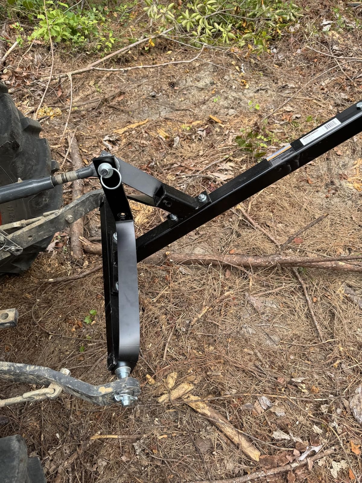 Timber Tuff TMW-81 Heavy Duty Steel 3 Point Log Skidding Arm for Category 1 Lawn Tractors with 4 Feet of Chain and Category 1 Mounting Hitch, Black customer photo 2