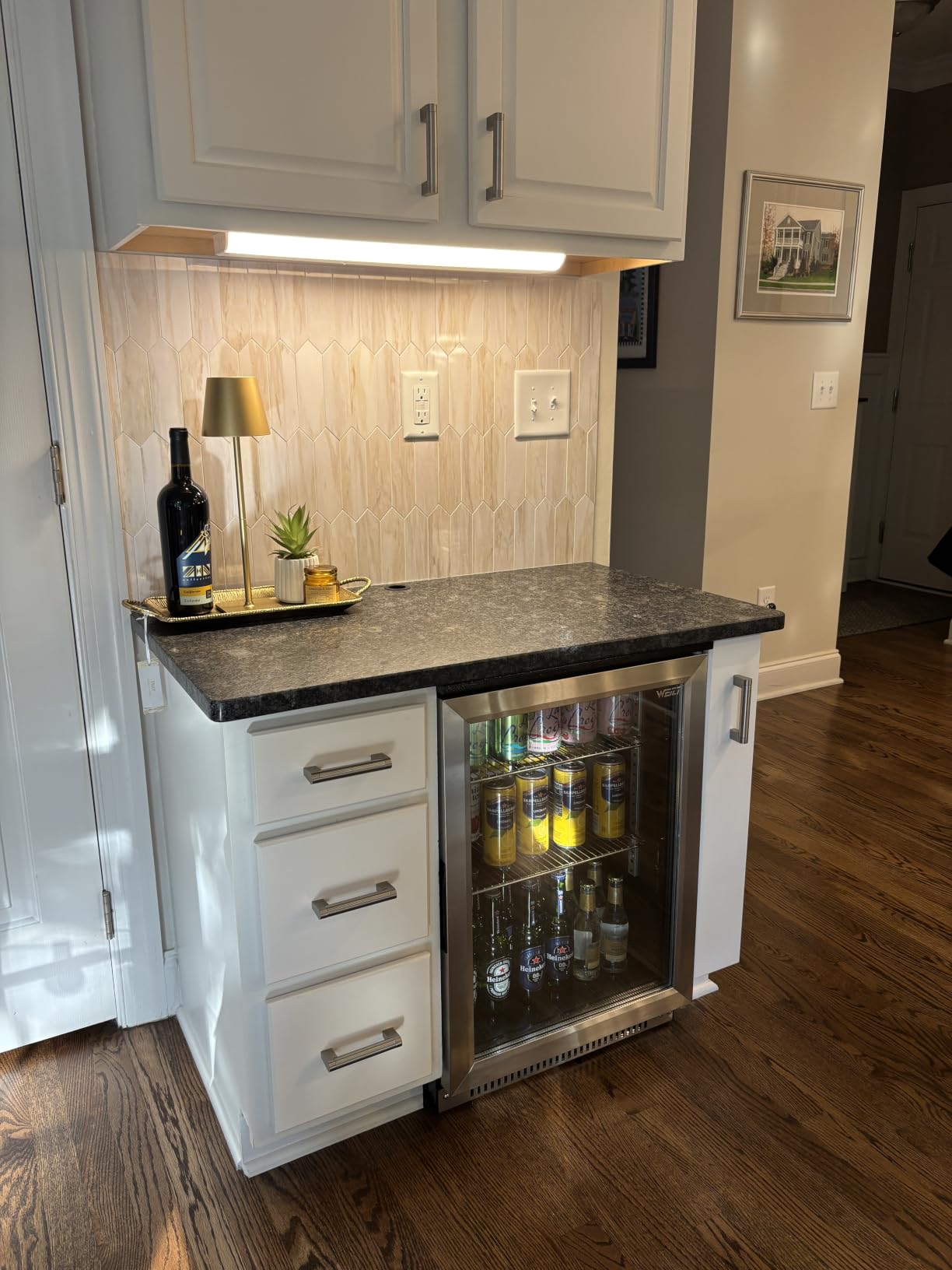 Weili 20 Inch Under Counter Beverage Refrigerator with Glass Door, 120 Can | Built-in/Freestanding, Lock, 3.2 Cu.Ft, Stainless Steel, Adjustable Shelves, Beer Soda Drink Fridge, for Home Bar Office customer photo 1