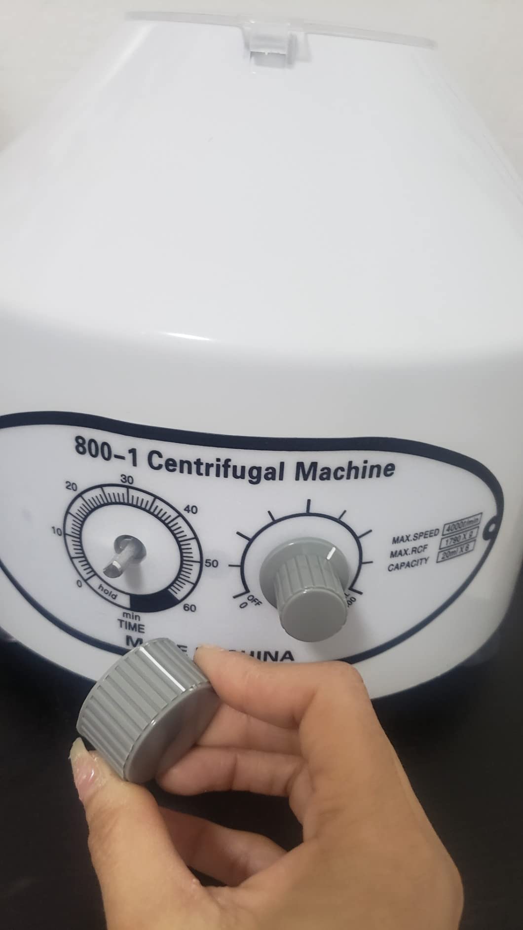 Desktop Electric Lab Laboratory Centrifuge Machine Lab Medical Practice w/Timer and Speed Control - Low Speed,4000 RPM, Capacity 20 ML x 6-110v by CALU LUKY customer photo 1