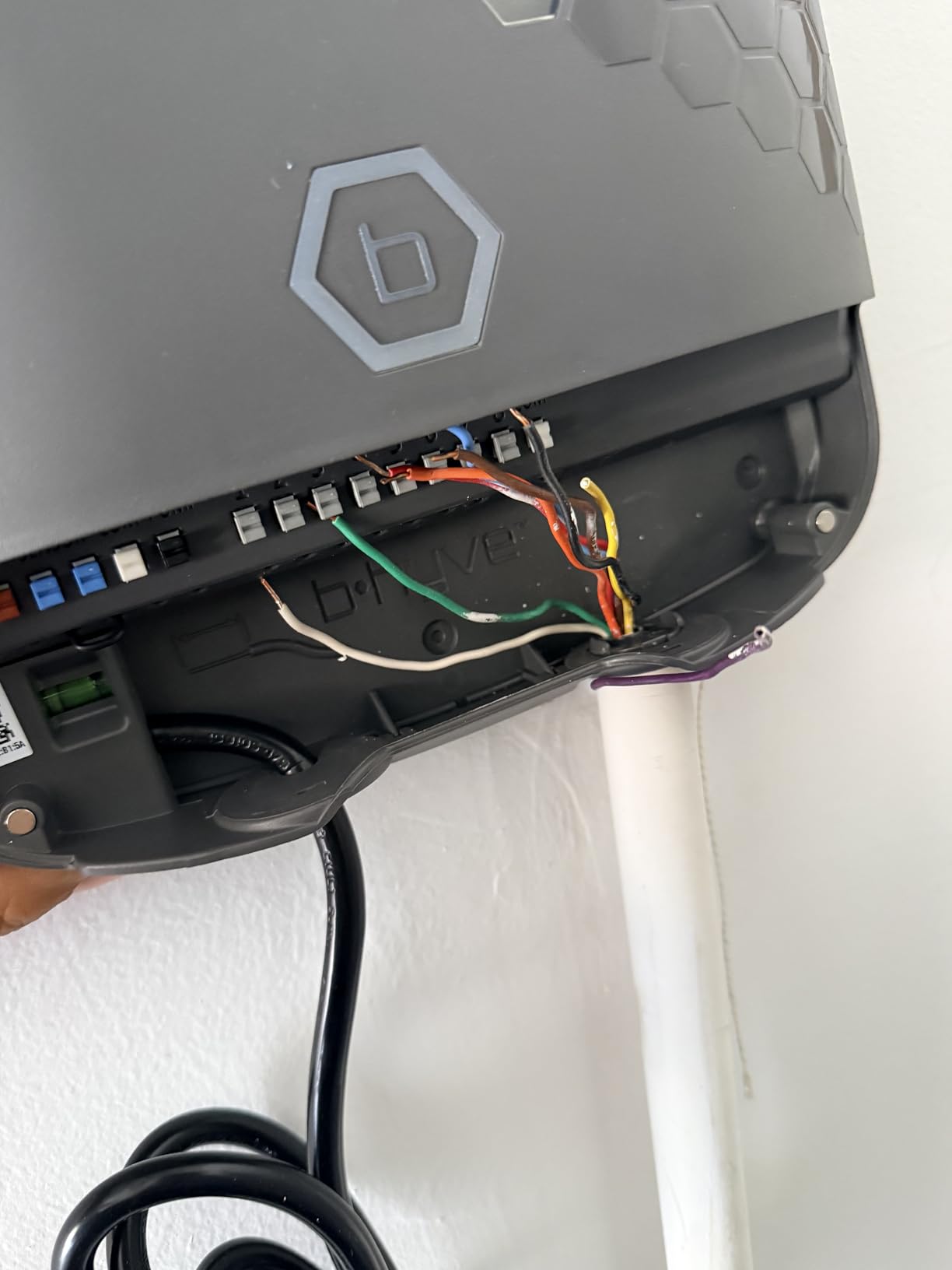 Orbit B-hyve XR Smart Sprinkler Timer - 8-Zone - WiFi-Enabled Indoor/Outdoor Irrigation Controller - App Control - Weatherproof Watering System - Multi Zone - Custom Programs - 57985 customer photo 1