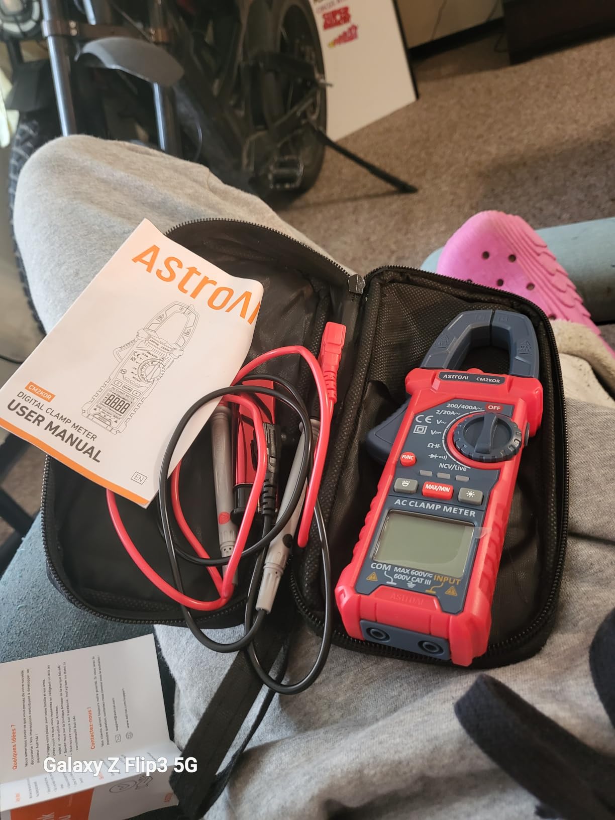 AstroAI Digital Clamp Meter Multimeter 2000 Counts Amp Voltage Tester Auto-ranging with AC/DC Voltage, AC Current, Resistance, Capacitance, Continuity, Live Wire Test, NCV, Blue customer photo 1