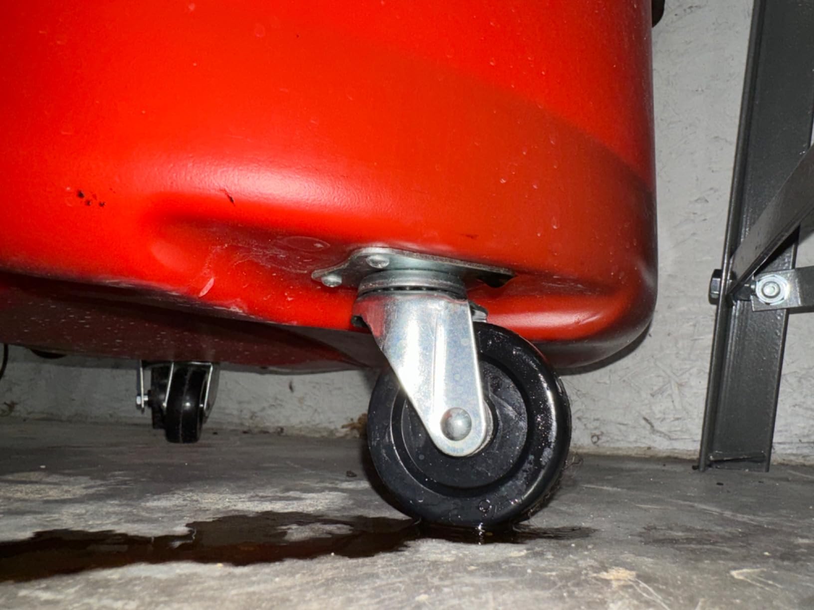 AAIN AA045 8-Gallon Portable Waste Oil Drain | Industrial Fluid Drain Tank| Wheels| Adjustable Funnel Height| Waste Oil Collection| Red customer photo 1