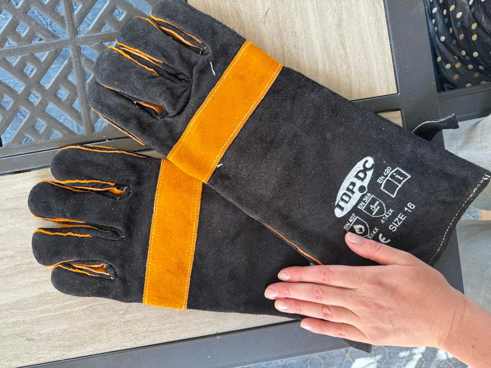 TOPDC Welding Gloves 16 Inches 932℉ Fire/Heat Resistant Leather Welding Gloves For Mig, Tig, Stick, Forge, BBQ, Grill, Fireplace, Wood Stove, Furnace, Oven, Animal Handling for Safe, Loving Pet Care customer photo 1
