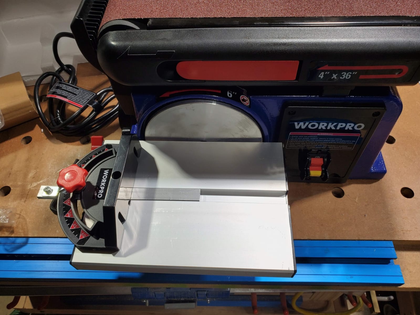 WORKPRO 4 x 36 Belt Sander with 6 Inch Disc, Belt Disc Sander | Heavy Duty Cast Iron Base Sander with 6 Sandpapers for Woodworking, DIY, Crafts, Smoothing and Edge Finishing customer photo 2