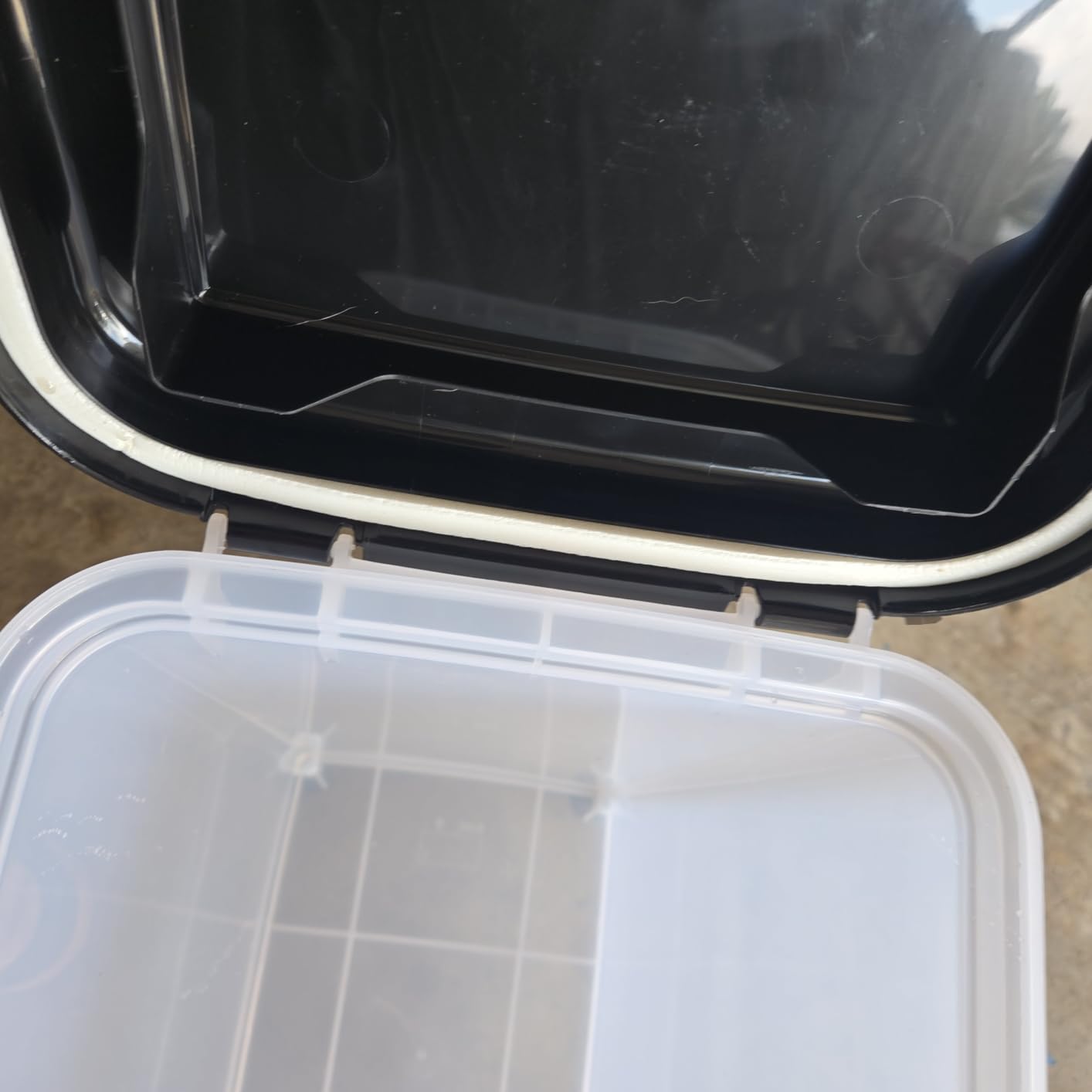 IRIS USA Dog Food Storage Container, Up to 54 lbs, Black, Made in USA | Wheels for Mobility, Airtight Seal, BPA-Free customer photo 1
