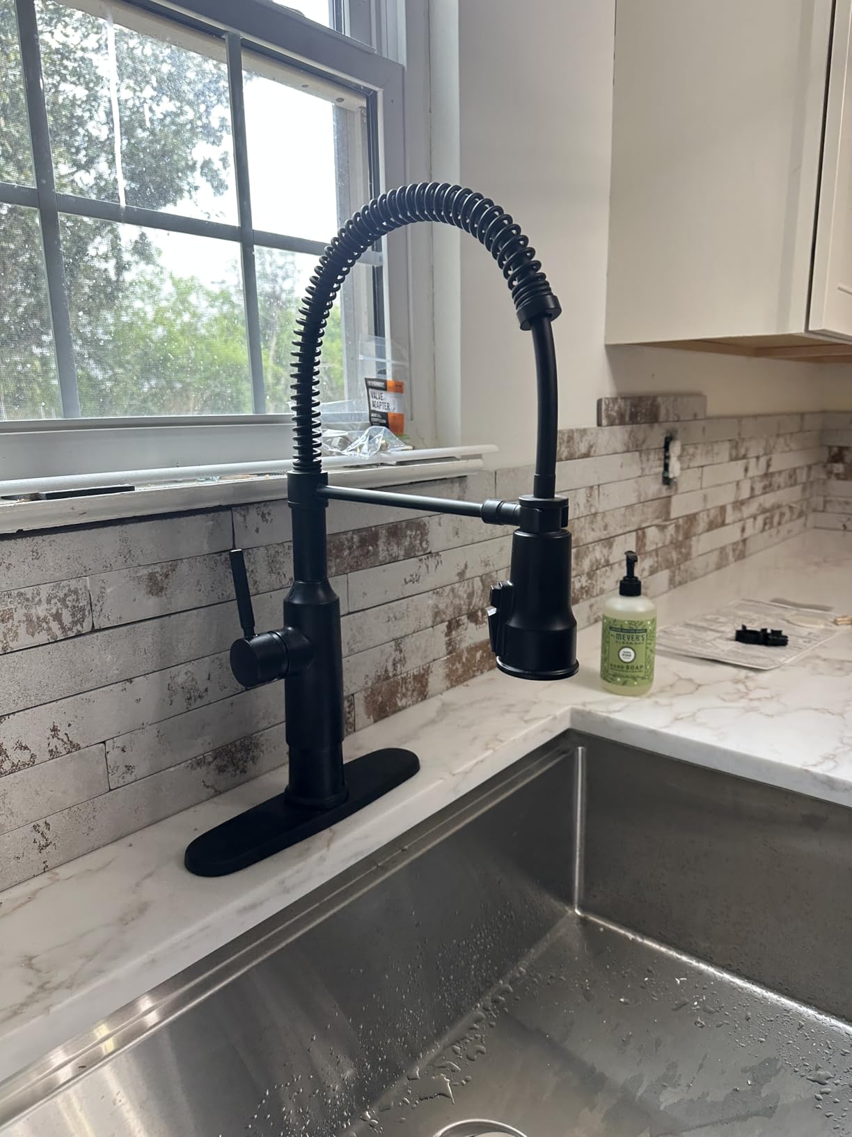 Delta Theodora Pro Style Commercial Kitchen Faucet with Pull Down Sprayer, Brushed Nickel Single Hole Kitchen Sink Faucet customer photo 1