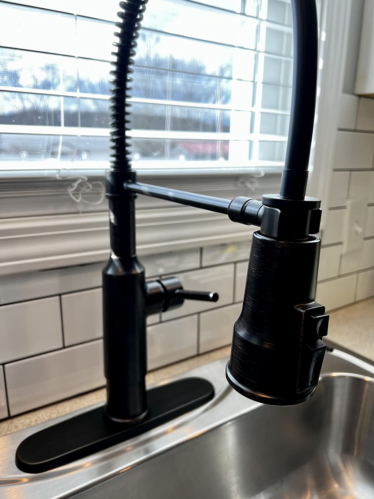 Delta Theodora Pro Style Commercial Kitchen Faucet with Pull Down Sprayer, Brushed Nickel Single Hole Kitchen Sink Faucet customer photo 2