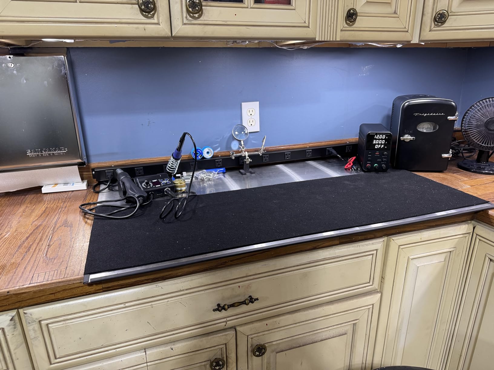 DC Power Supply Variable, Bench Power Supply with Encoder Adjustment Knob, Output Enable/Disable Button, Adjustable Power Supplies with USB Quick-Charge, Short Circuit Alam (30V 10A Black) customer photo 2