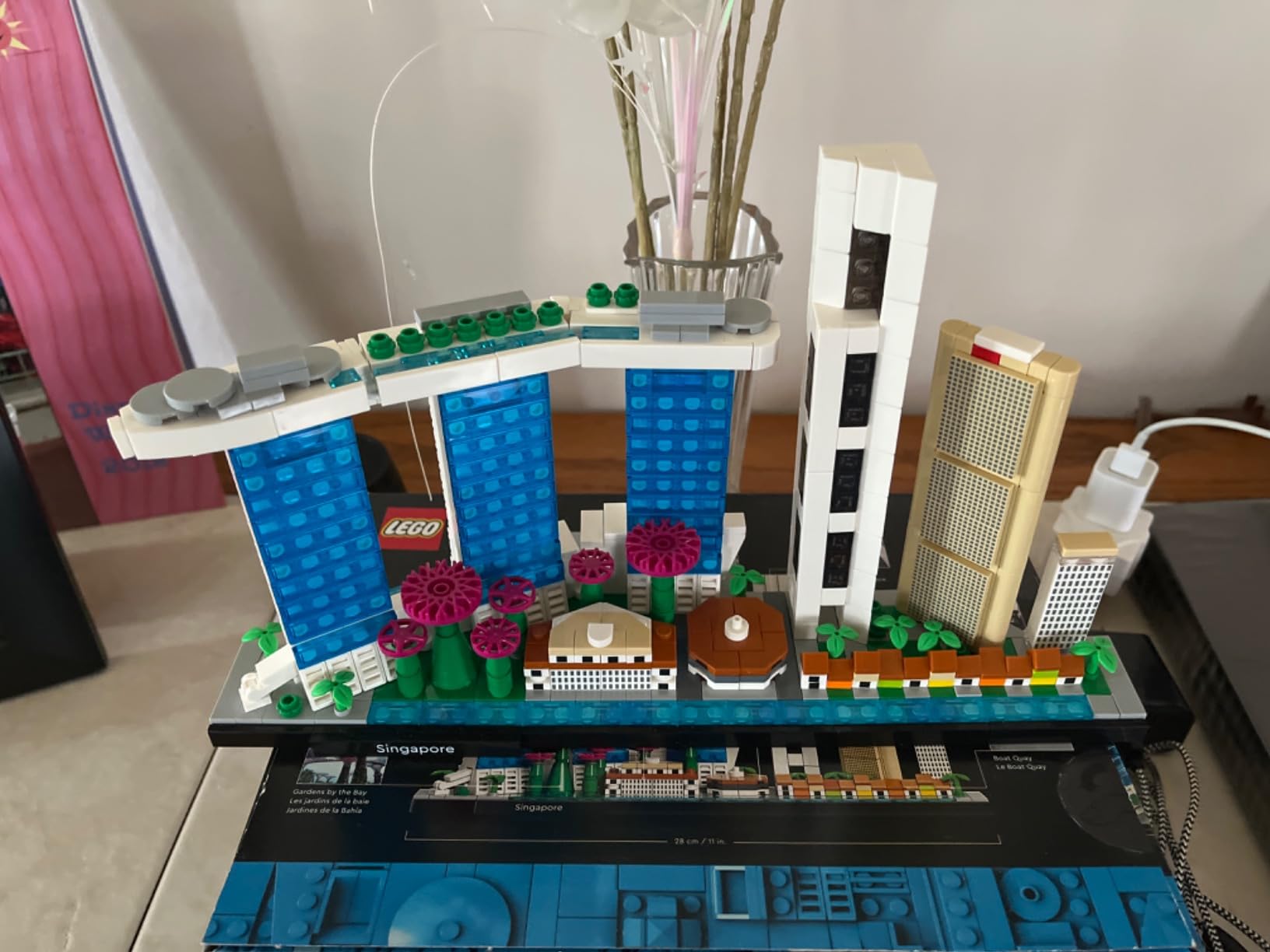 Architecture Singapore 21057 Building Set - Skyline Collection, Architecture Construction Model for Home and Office Décor, Gift Idea for Adults customer photo 1