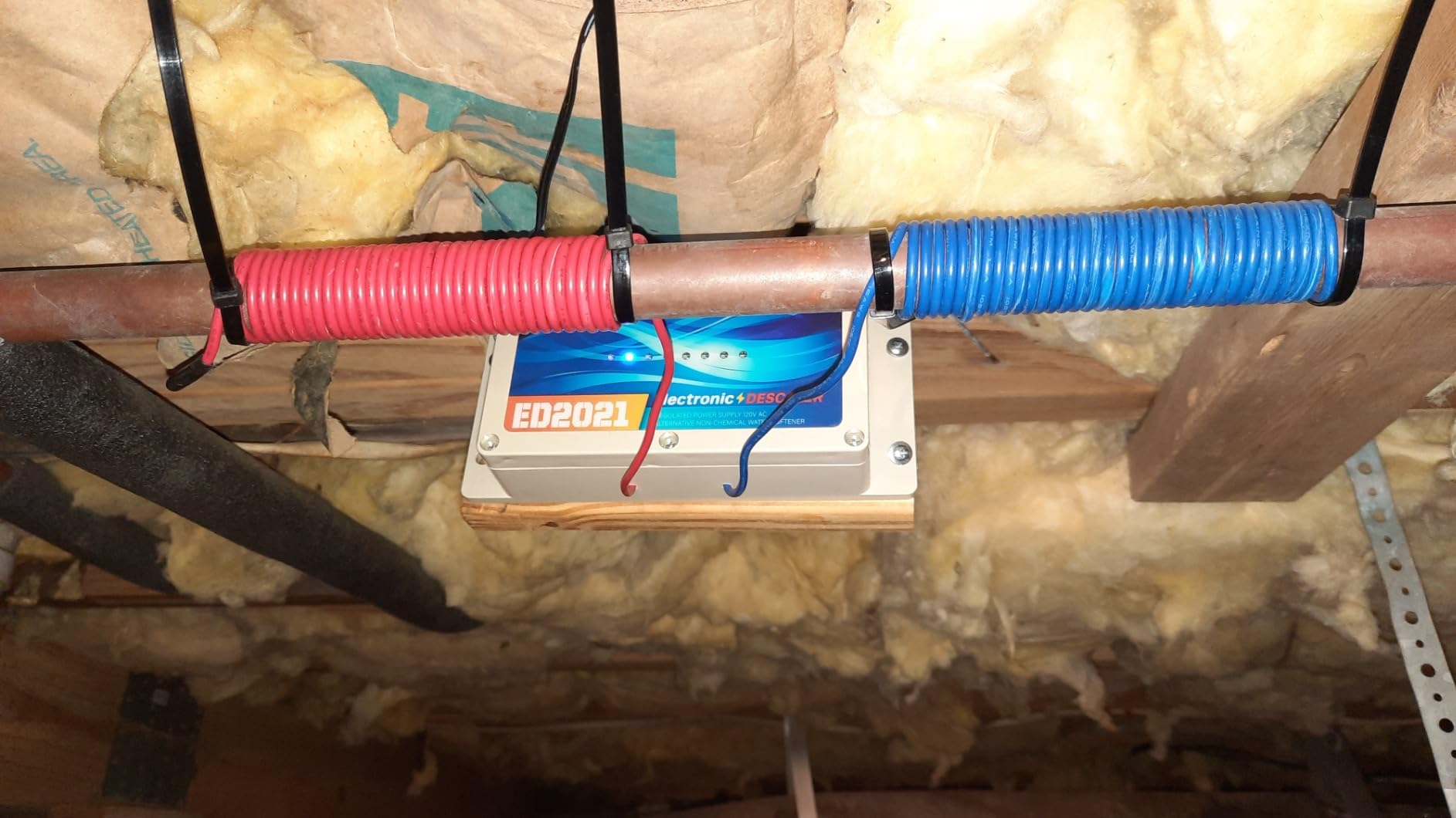 Electronic Water Descaler System, Reduces Limescale, Rust, and Minerals, No Chemicals, Easy Installation | Whole House, Salt-Free, Chemical-Free, No pH Changes, Scale & Rust Removal & Prevention, No Pipe Cutting, No Filter Cartridge customer photo 2