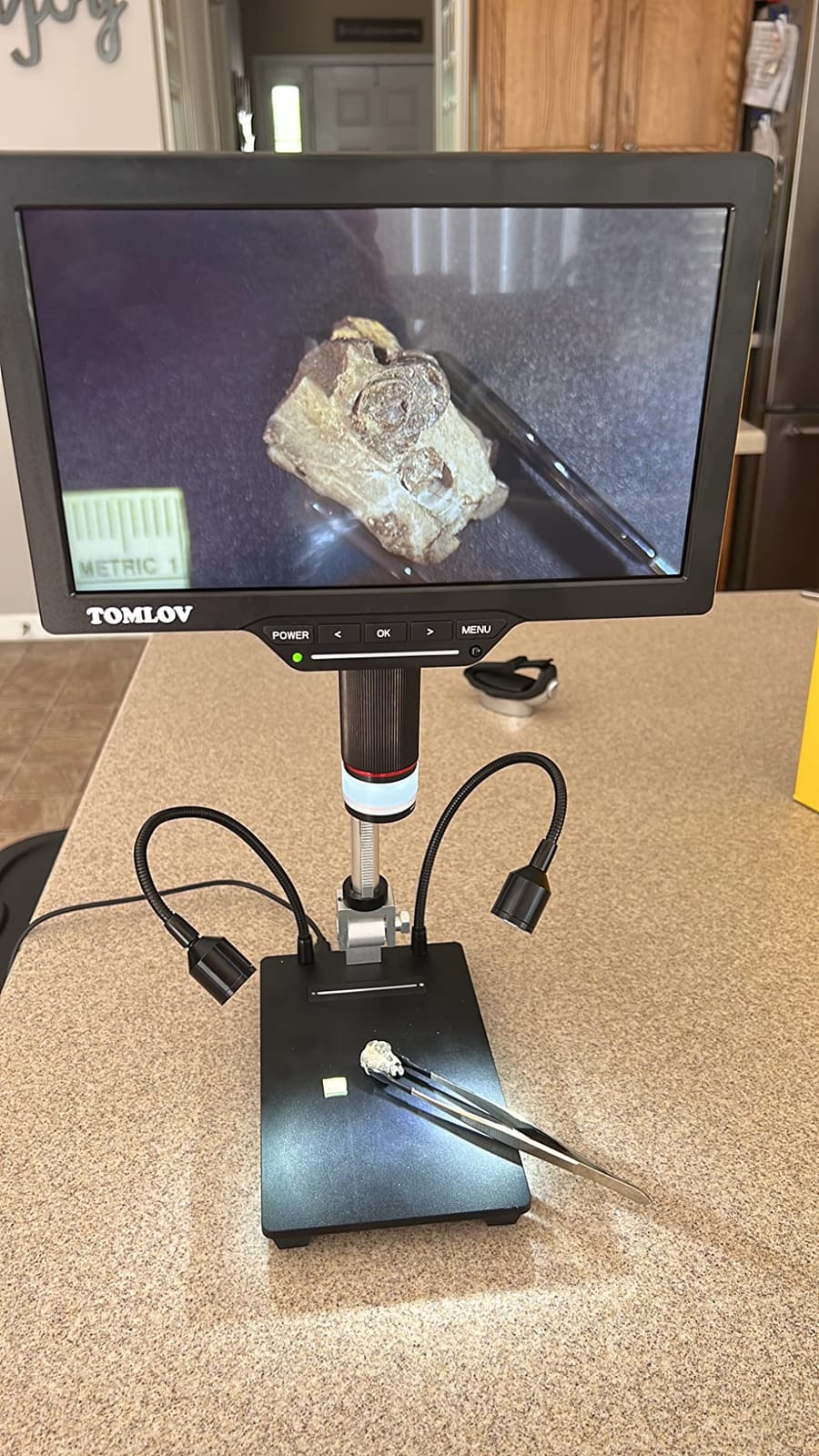 Tomlov DM202 3K Digital Microscope, 10.1