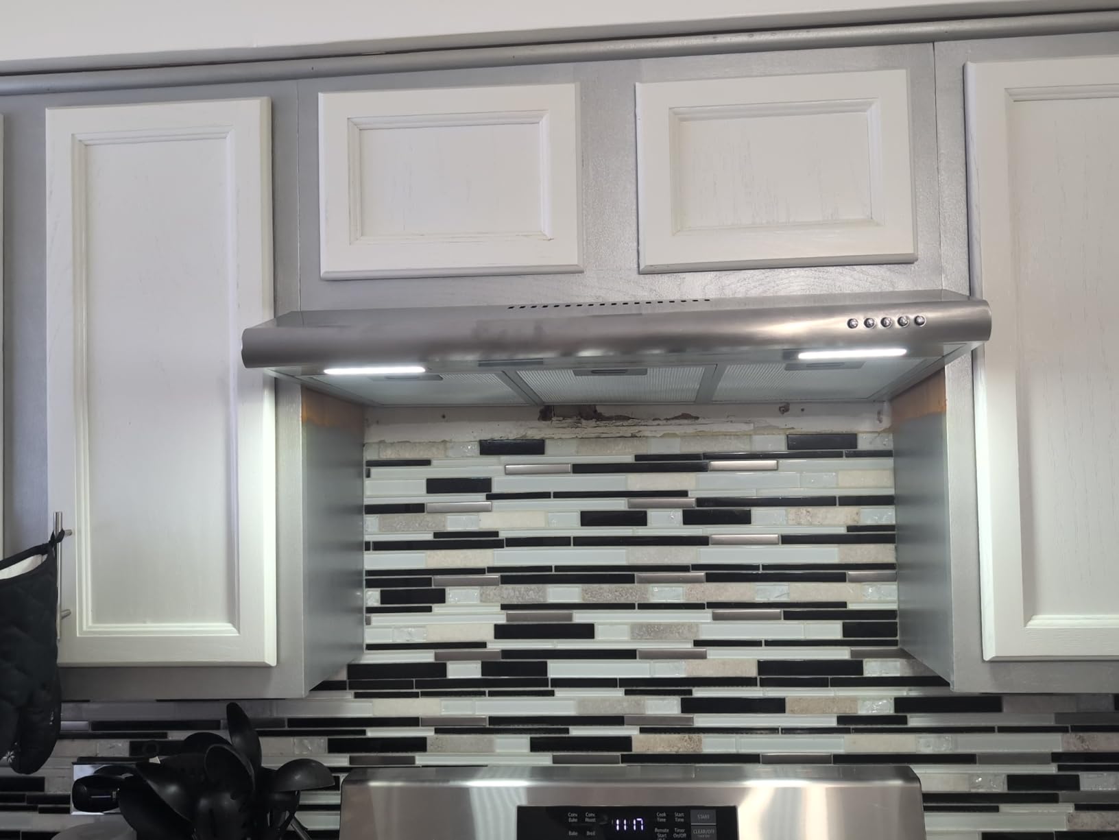 CIARRA Under Cabinet Range Hood 30 inch Vent Hood for Kitchen with 3 Speed Exhaust Fan, Ducted and Ductless, Stainless Steel customer photo 1