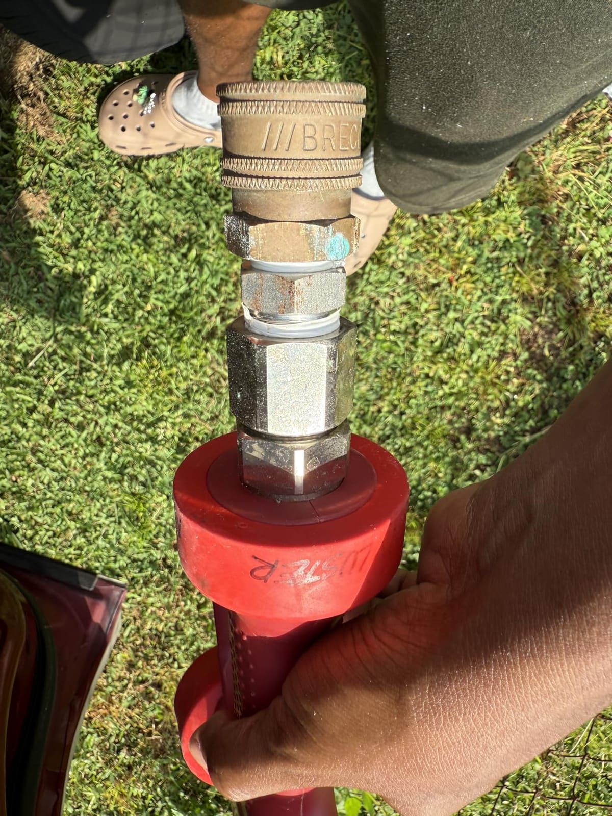 General Pump YG1635SR 350 PSI @ 16 GPM Red High Flow Rear Entry Wash Down/Soft Wash Spray Gun with SS Swivel Pin customer photo 1
