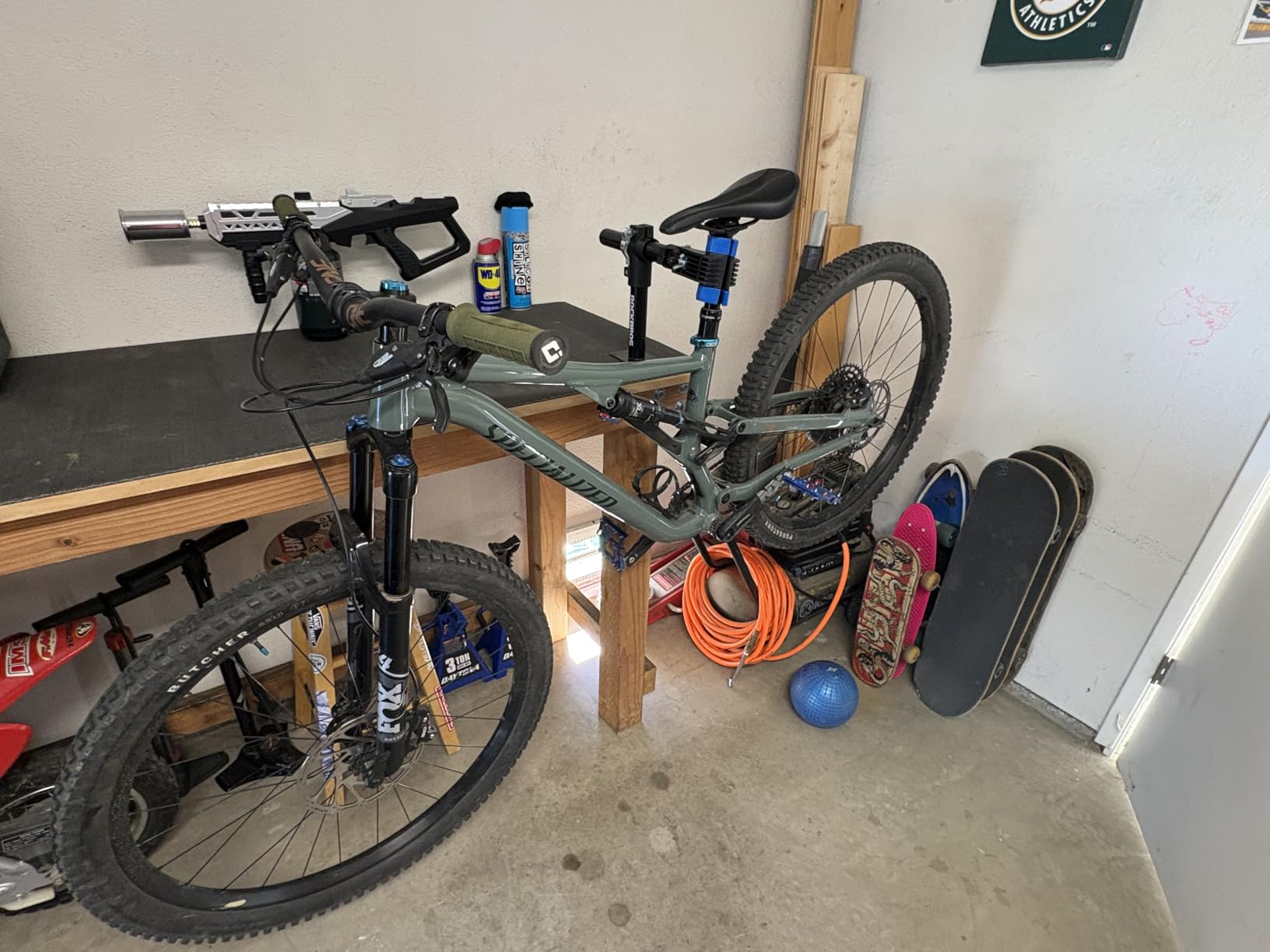 ROCKBROS Bike Repair Stand - Wall/Bench Mount, 44 lbs Capacity | Fits 30-75mm Tubes, Quick Release Clamp, Non-Slip Silicone Protects Paint customer photo 1