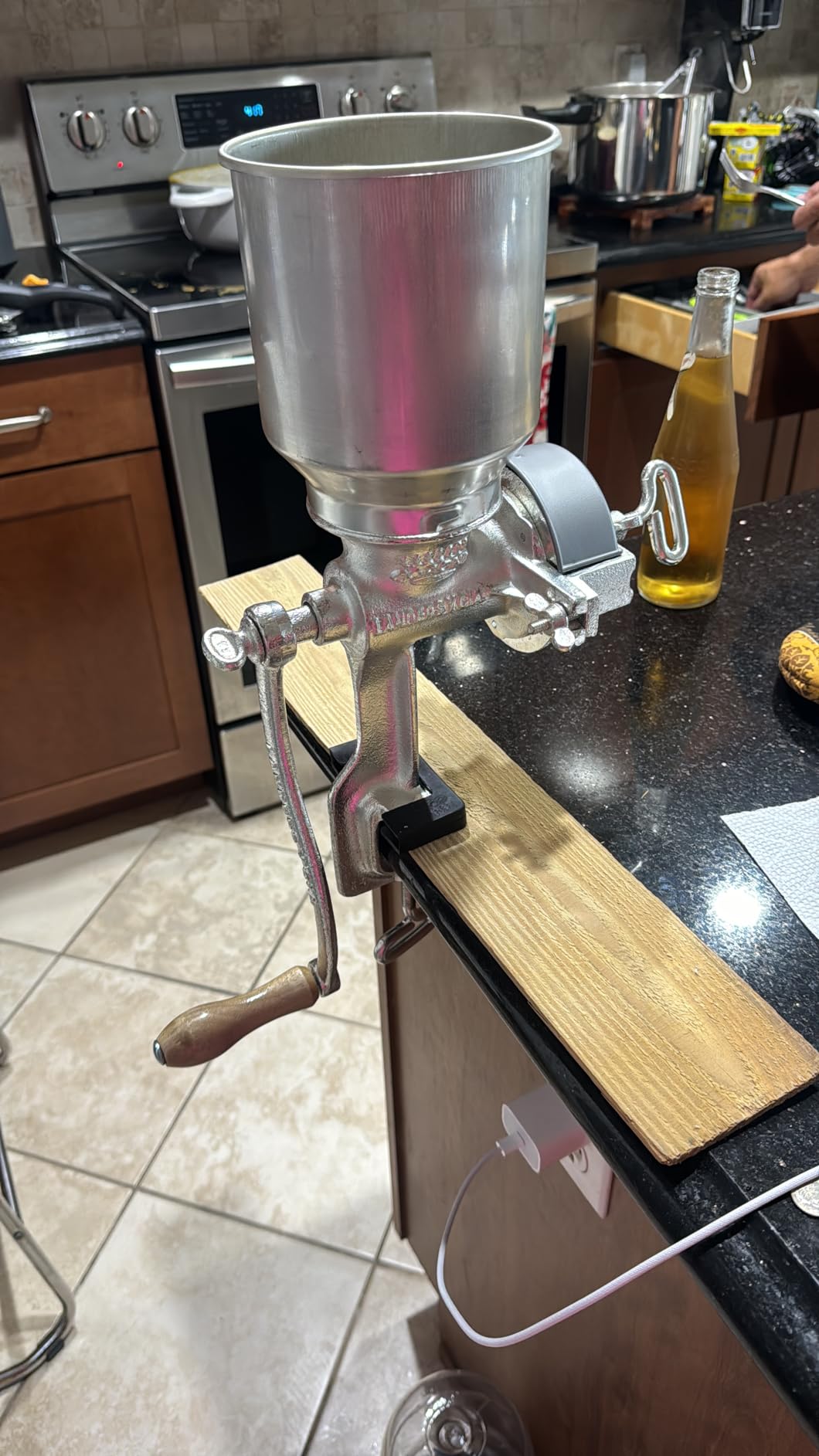 Corona Manual Grain Mill, Molino para Moler Maiz, Cast Iron Grinder customer photo 2