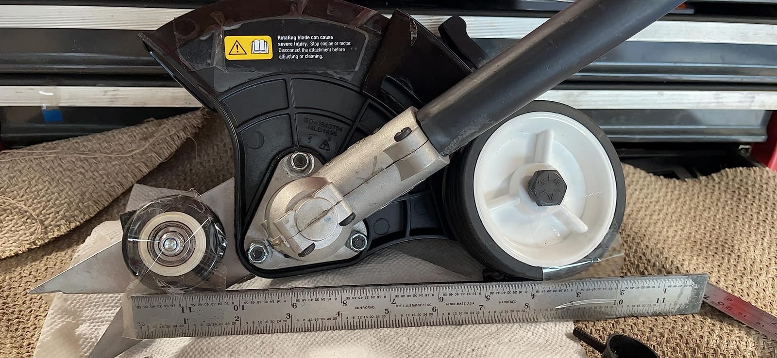 Dewalt 41AD27SE539 27cc Gas Straight Stick Edger with Attachment Capability customer photo 2