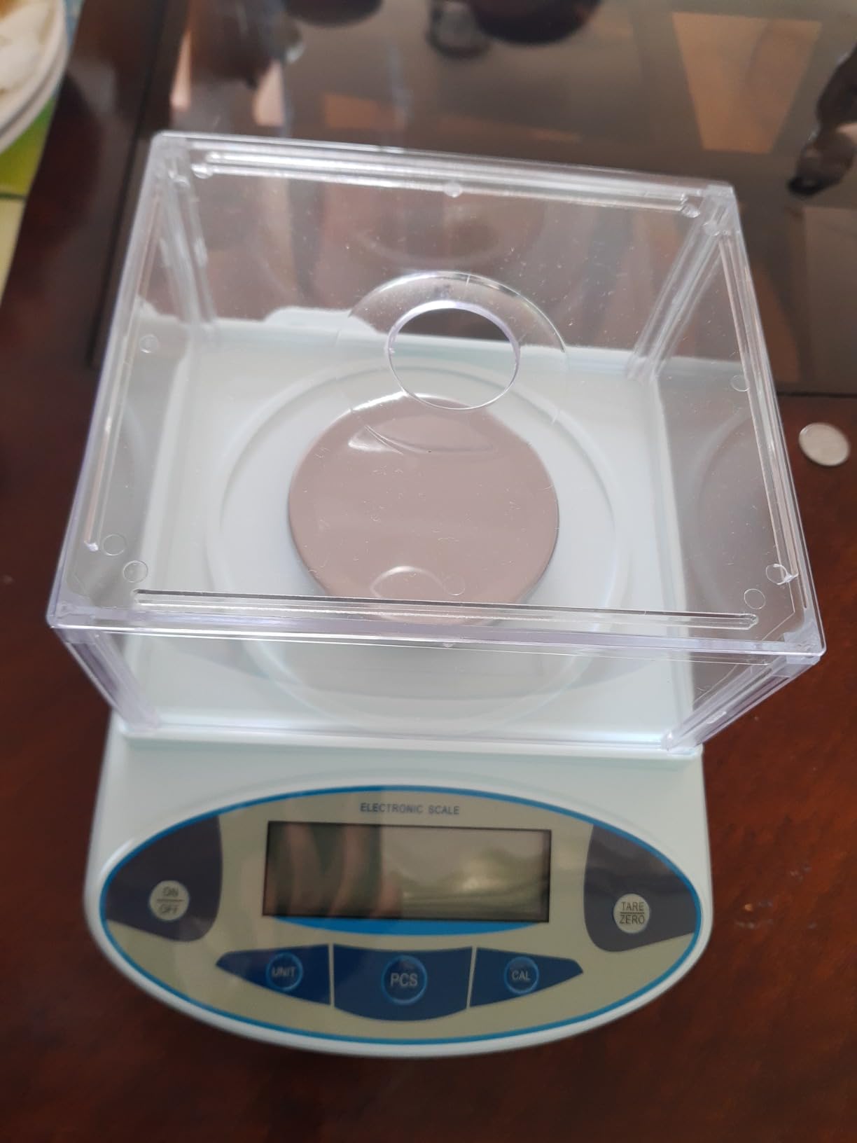 FOUR E'S SCIENTIFIC Lab Scale 500g x 0.001g Accuracy with Windshield | Analytical Balance, 10 Weighing Modes, Tare, Counting & Calibration Functions, for Lab, Jewelry, Kitchen Use customer photo 2