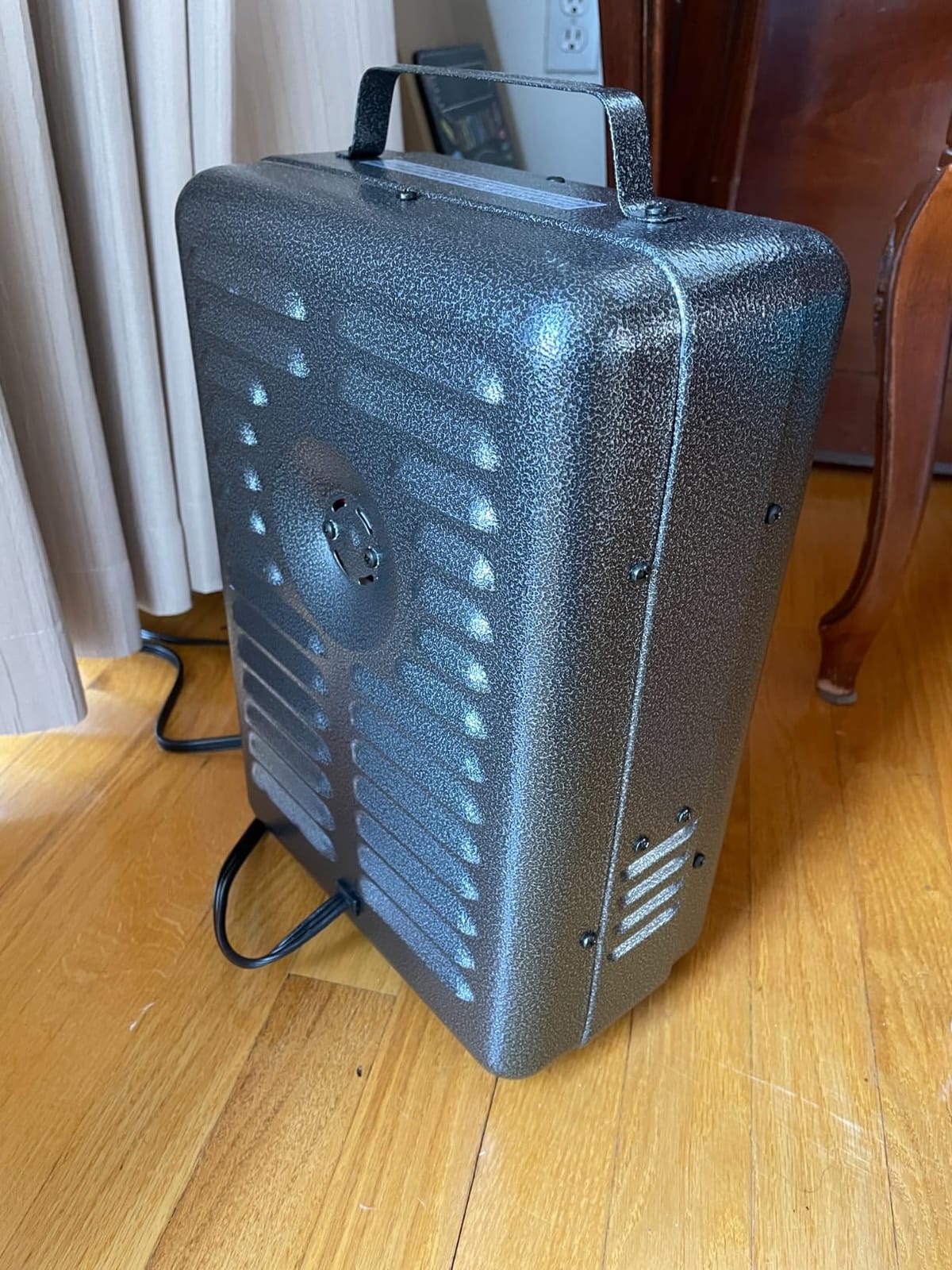 Shinic Space Heater, 1500W Milkhouse Heater with Thermostat, Stay Cool Durable Metal Housing, Overheat protection, 3-Prong Plug, Tip-Over Auto Shut Off, Utility Heater for Garage, Bedroom, Greenhouse customer photo 1