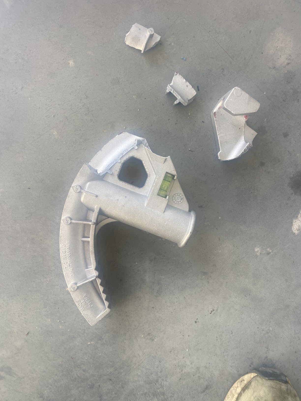 Conduit Bender 3/4 in EMT & 1/2 in Rigid, Aluminum Level Gauge | Aluminum Die Cast 3/4 in EMT & 1/2 in Rigid Built-in Level Gauge Stub-Ups & Offsets Use 3/4 in Pipe Bar customer photo 1