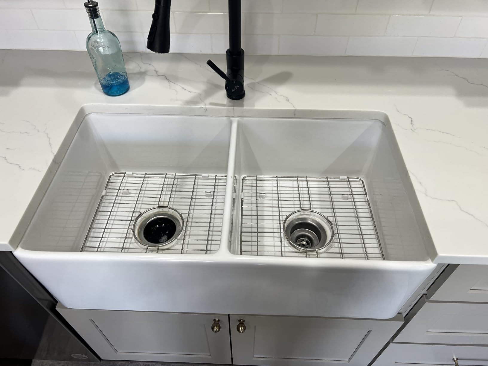 Miuara Double Bowl Farmhouse Sink 33