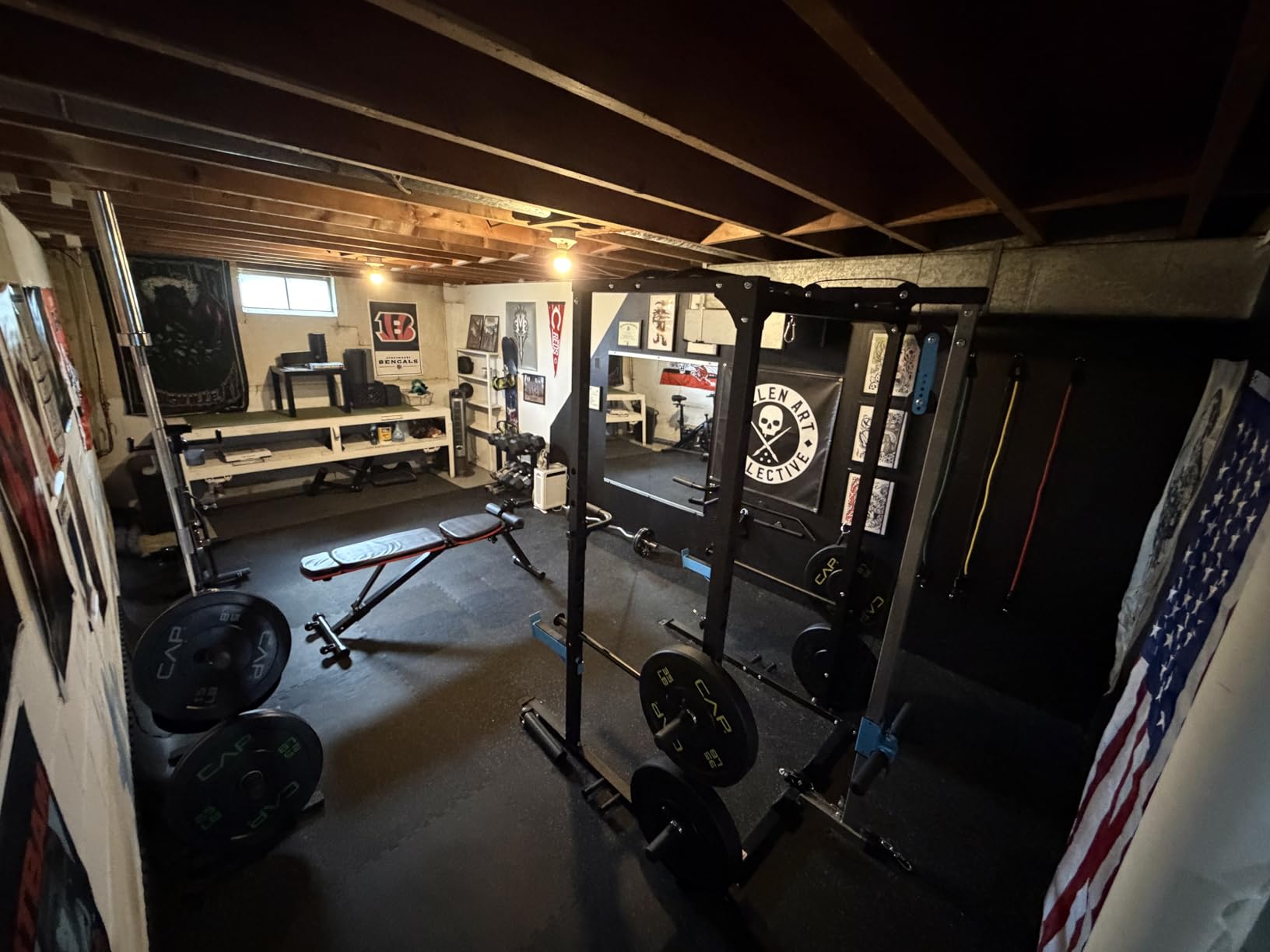 ULTRA FUEGO Power Cage, Multi-Functional Power Rack with J-Hooks, Dip Handles, Landmine Attachment customer photo 1