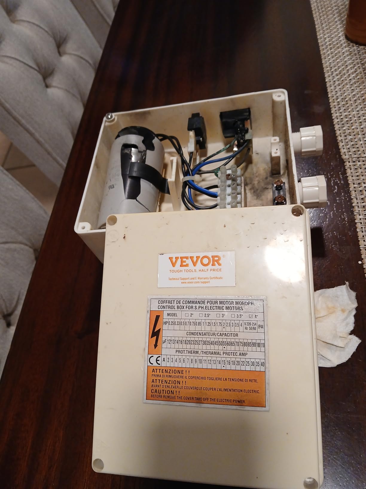 VEVOR Deep Well Submersible Pump 2 HP 230V/60Hz 37 GPM Flow 427 ft Head | for Industrial Irrigation & Home Use, 4