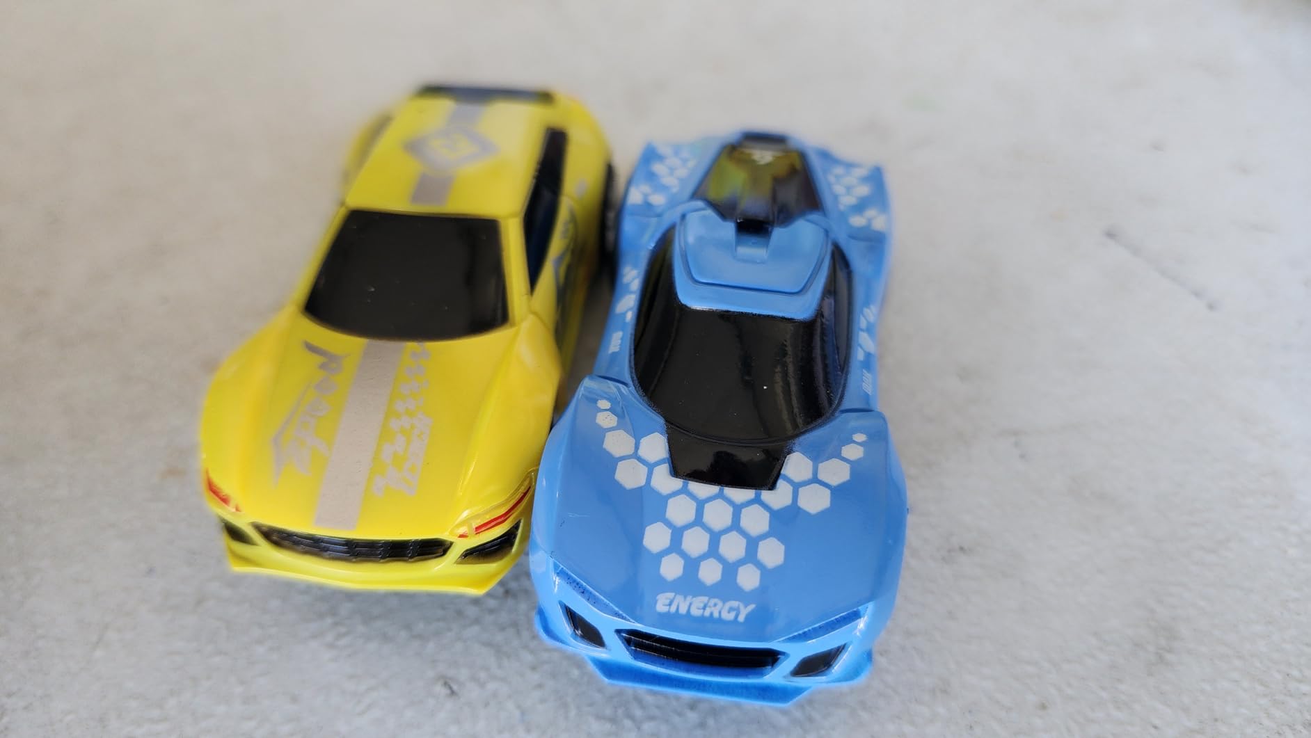Slot Car Race Track Sets with 4 High-Speed Racing Car, Battery or Electric Race Car Track for Boys and Kids, Dual Racing Game Lap Counter Circular Overpass Track customer photo 1