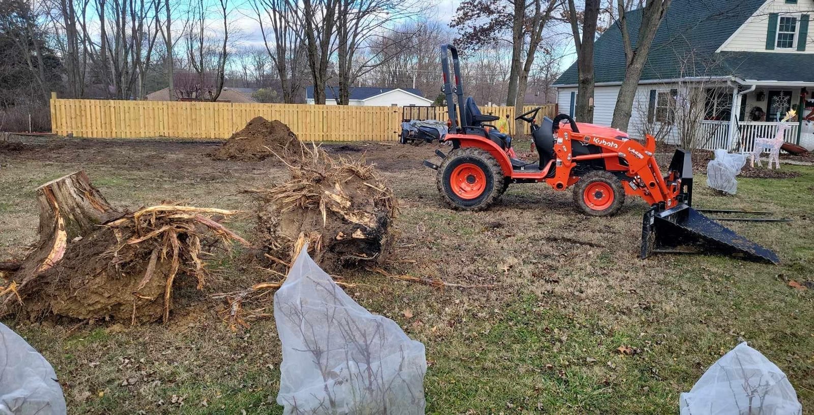 Titan Attachments Economy Series Stump Bucket Attachment, Universal Skid Steer Quick Tach, Serrated Leading Edge, Tree Scoop Digger for Removing Smaller Tree Stumps and Light Duty Ripping Roots customer photo 2
