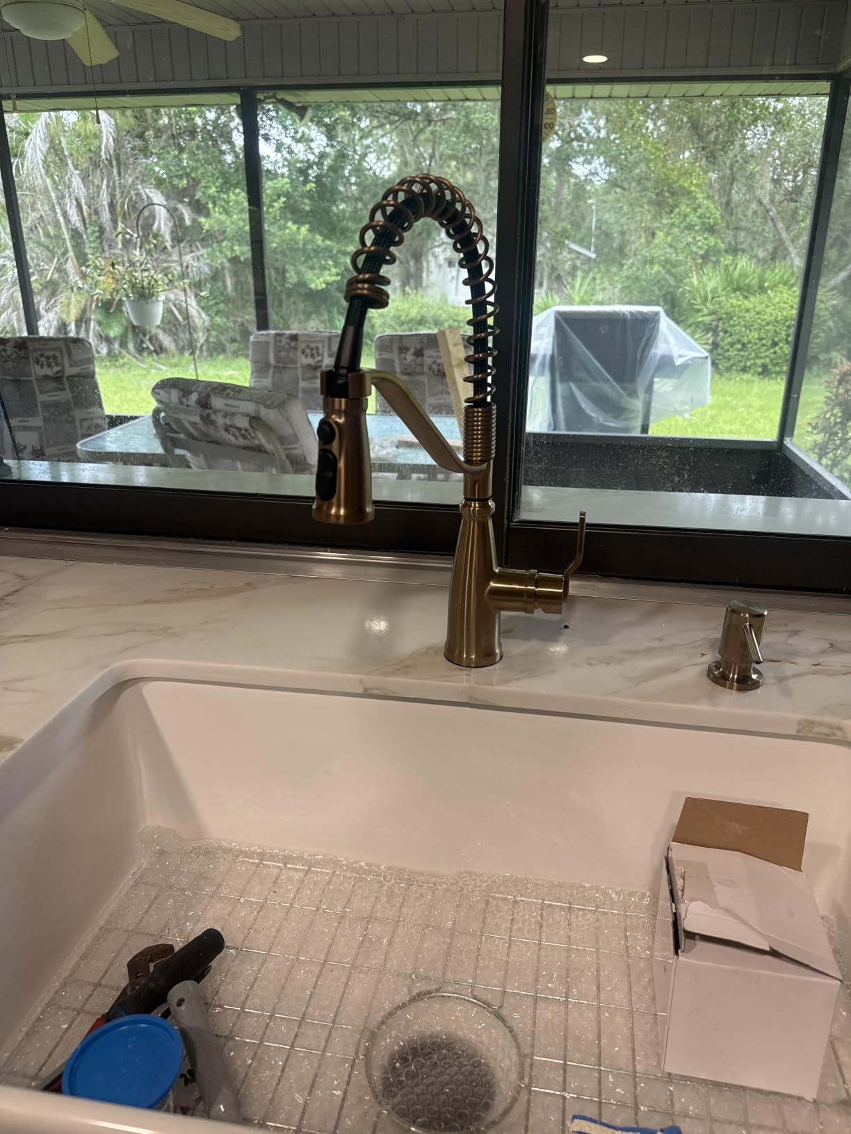 Moen Nolia Spot Resist Stainless One-Handle Pre-Rinse Spring Pulldown Kitchen Sink Faucet, 87886SRS customer photo 1