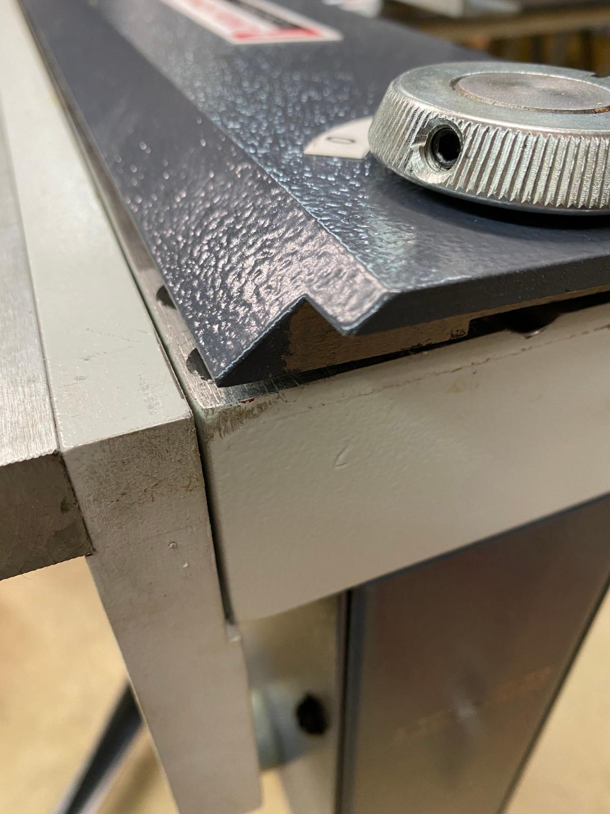 KAKA INDUSTRIAL Sheet Metal Brake,48-Inch Magnetic Box and Pan Brake,6-Ton 16-Gauge (0.06 Inch) Capacity Electro Metal Break, 220V SP with Foot Pedal Control Siding Brake, Includes Clamp Bars EB-4816M customer photo 2