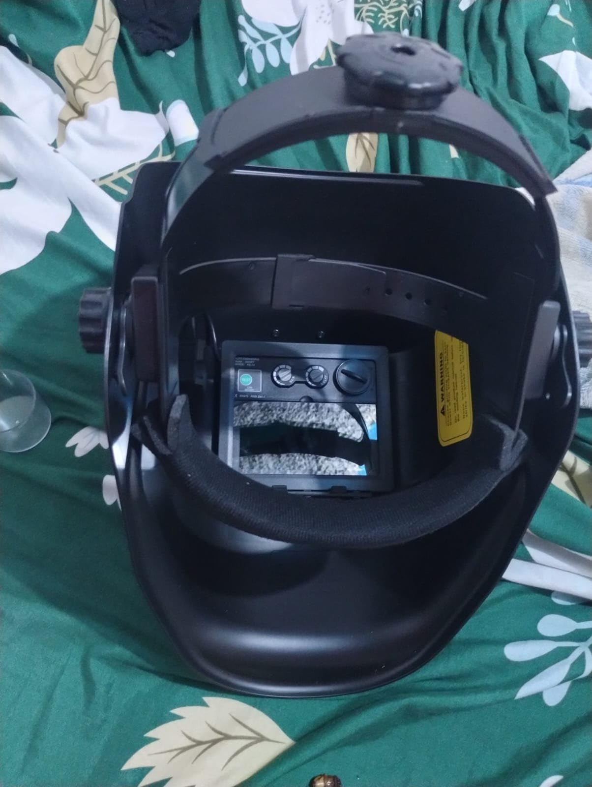 TRQWH Welding Hood Auto Darkening Welding Helmet with Light True Color | 1/1/1/2 Top Optical Clarity, Wide Shade 9-13 Welding Mask, with Welding Gloves, for TIG MIG ARC Cut and Grind customer photo 1