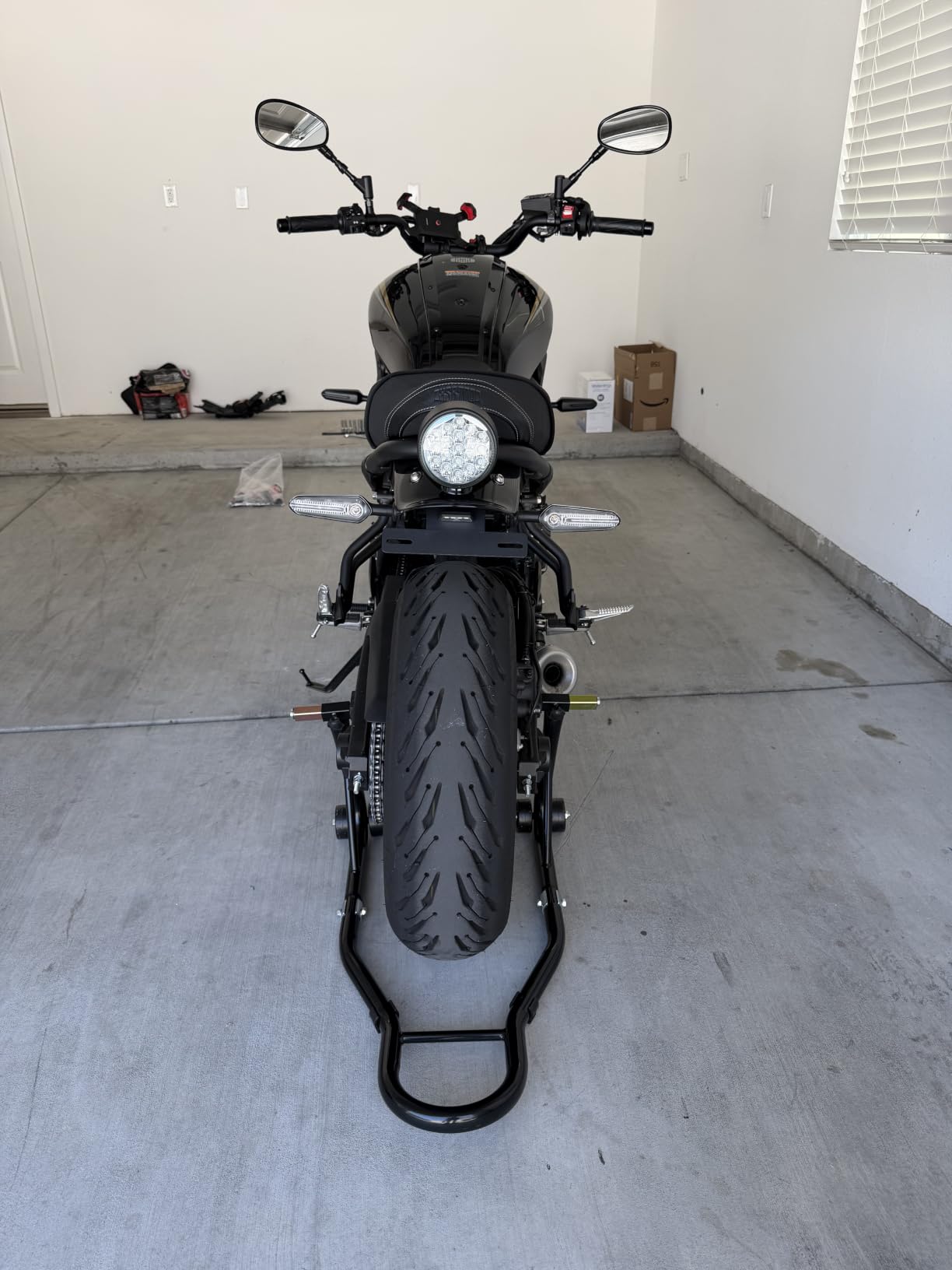 VEVOR Motorcycle Stand Lift 850lbs Front Rear Combo Stand, Front Wheel Fork Stands Rear U+L Fork Swingarm Spool Stands Compatible with Most Yamaha Honda Kawasaki Suzuki Motorcycles Black customer photo 2