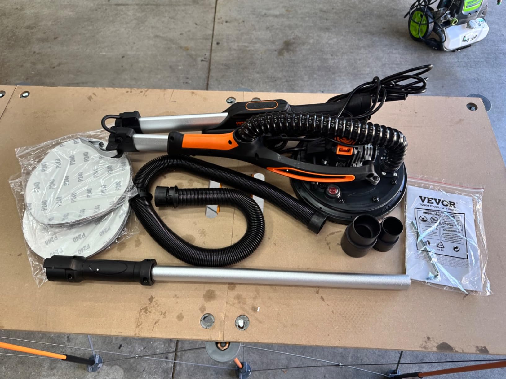VEVOR Drywall Sander, 800W Brushless Motor Electric Sander, Variable Speed 1000-2300 RPM, Foldable Ceiling Sander with Double-Deck LED Lights, Extendable Handle, 12 Sanding Discs customer photo 1