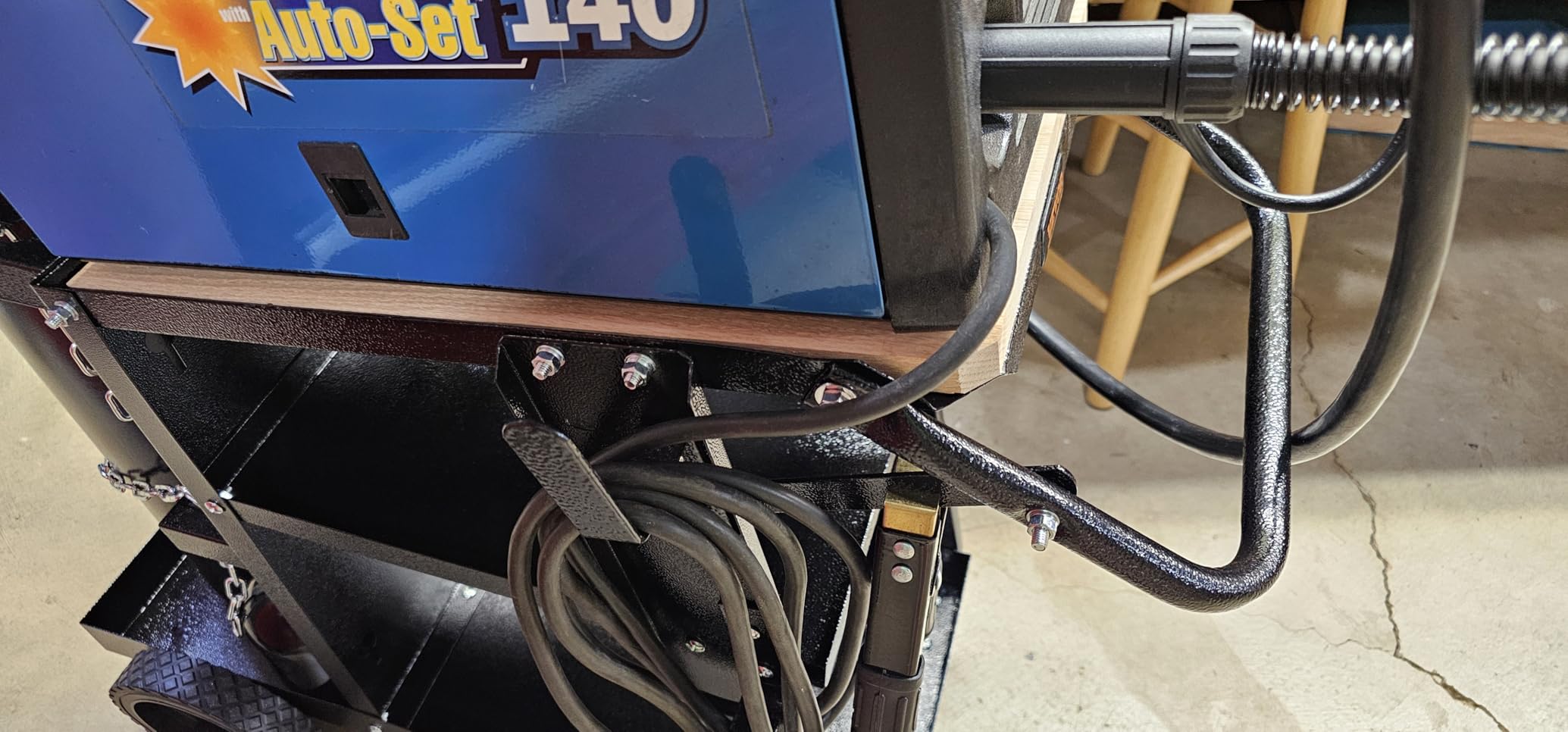 VEVOR Welding Cart, 3-Tier Welder Cart Heavy Duty with 400 Lbs Weight Capacity, 360° Swivel Wheels, Tank Storage Safety Chains, Rolling MIG Welder Cart for TIG, ARC, MMA, Plasma Cutter Welding Machine customer photo 1