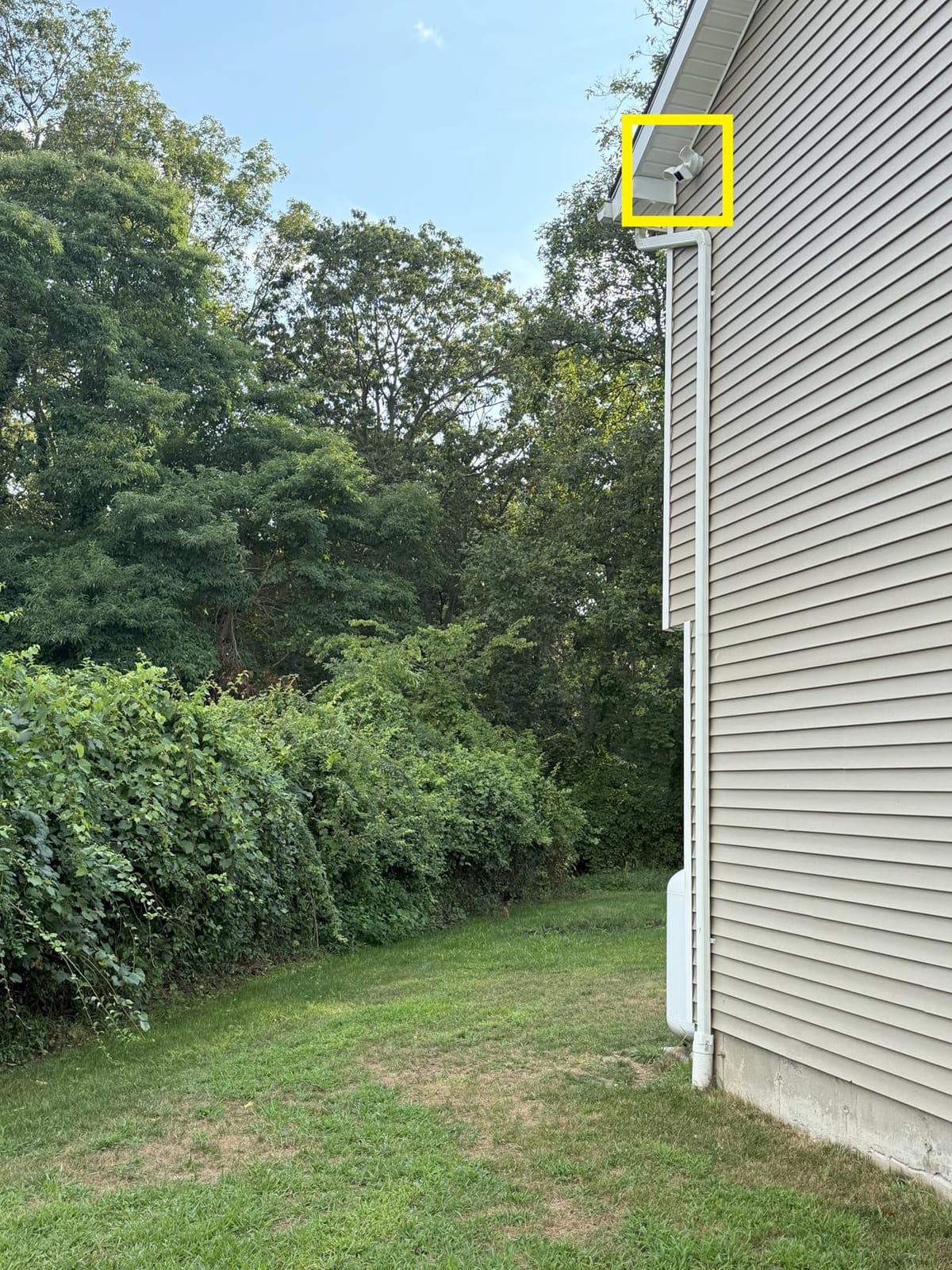 WYZE Floodlight Camera v2, Security Camera Outdoor, 2K HD with Color Night Vision, 2800-Lumen LEDs, 160° Wide View, 105dB Siren, Works with Alexa & Google Assistant, Wired, Free Expert Support customer photo 1