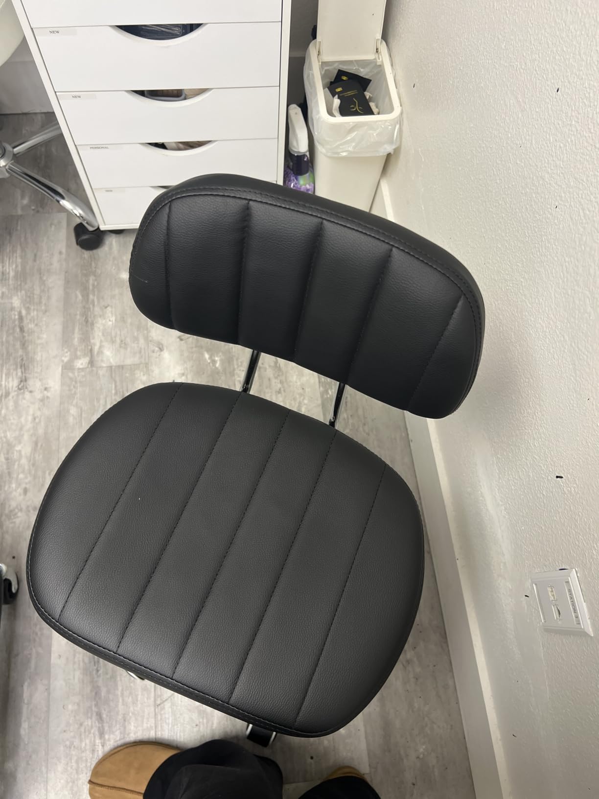 BFTOU Black Square Swivel Stool with Wheel for Work SPA Shop Massage Height-Adjustable and Cost-Effective Rolling Stool Chair with Back customer photo 1