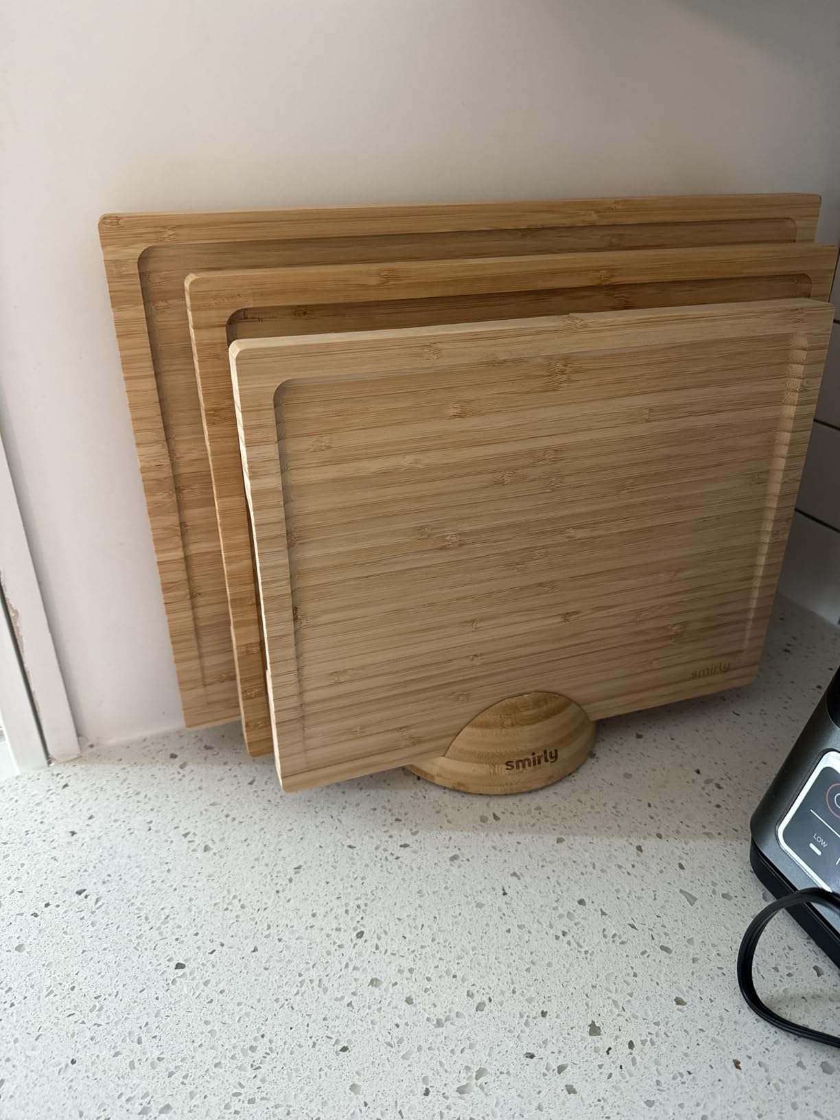 SMIRLY Cutting Boards for Kitchen, 3 Piece Acacia Cutting Board with Stand | Non Toxic Cutting Board with Juice Grooves and Handles, Multiple Sizes Wood Chopping Board for Meat Vegetable Charcuterie customer photo 2